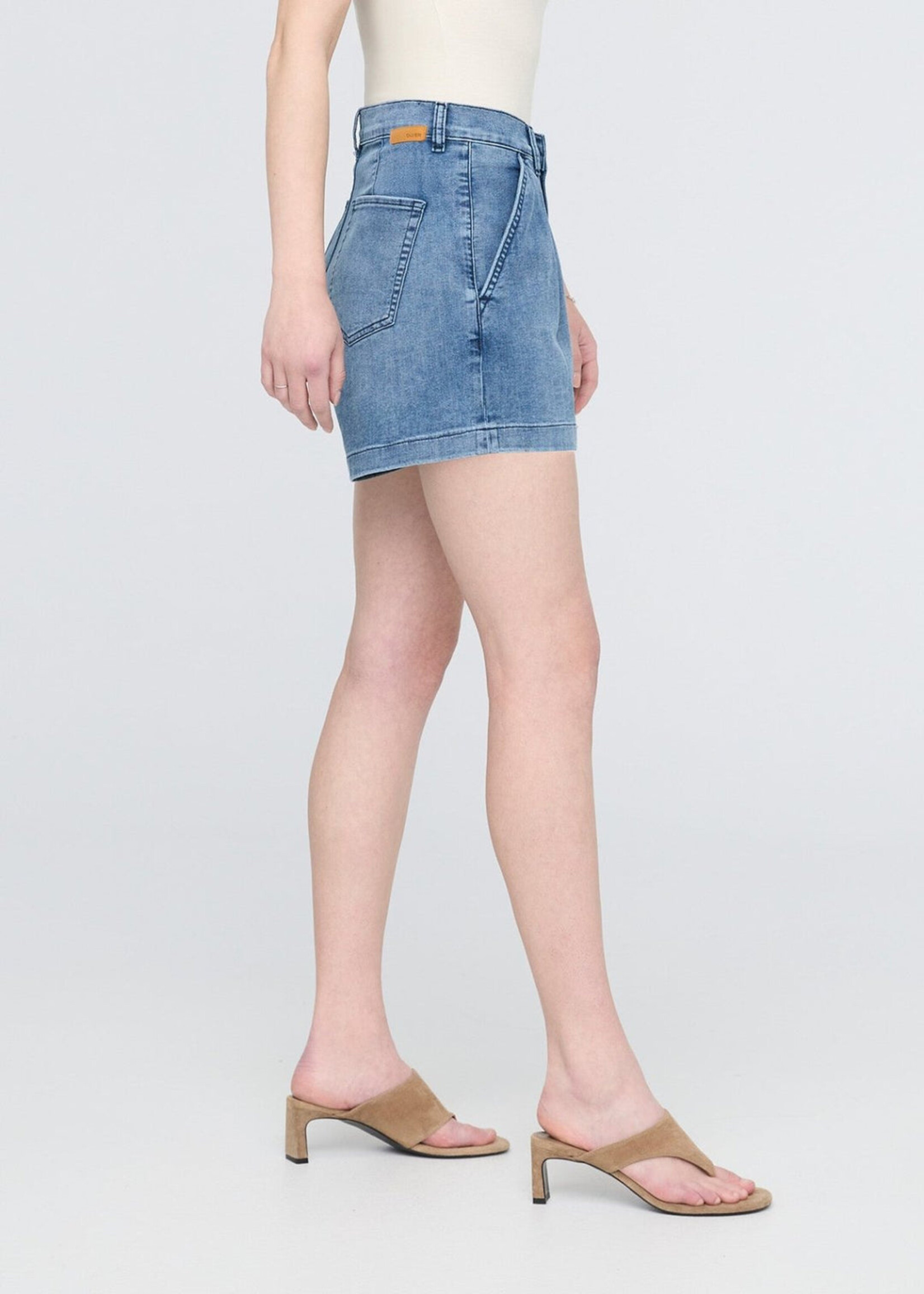 DUER Short avec plis en denim léger pour femme - 2 couleurs disponibles