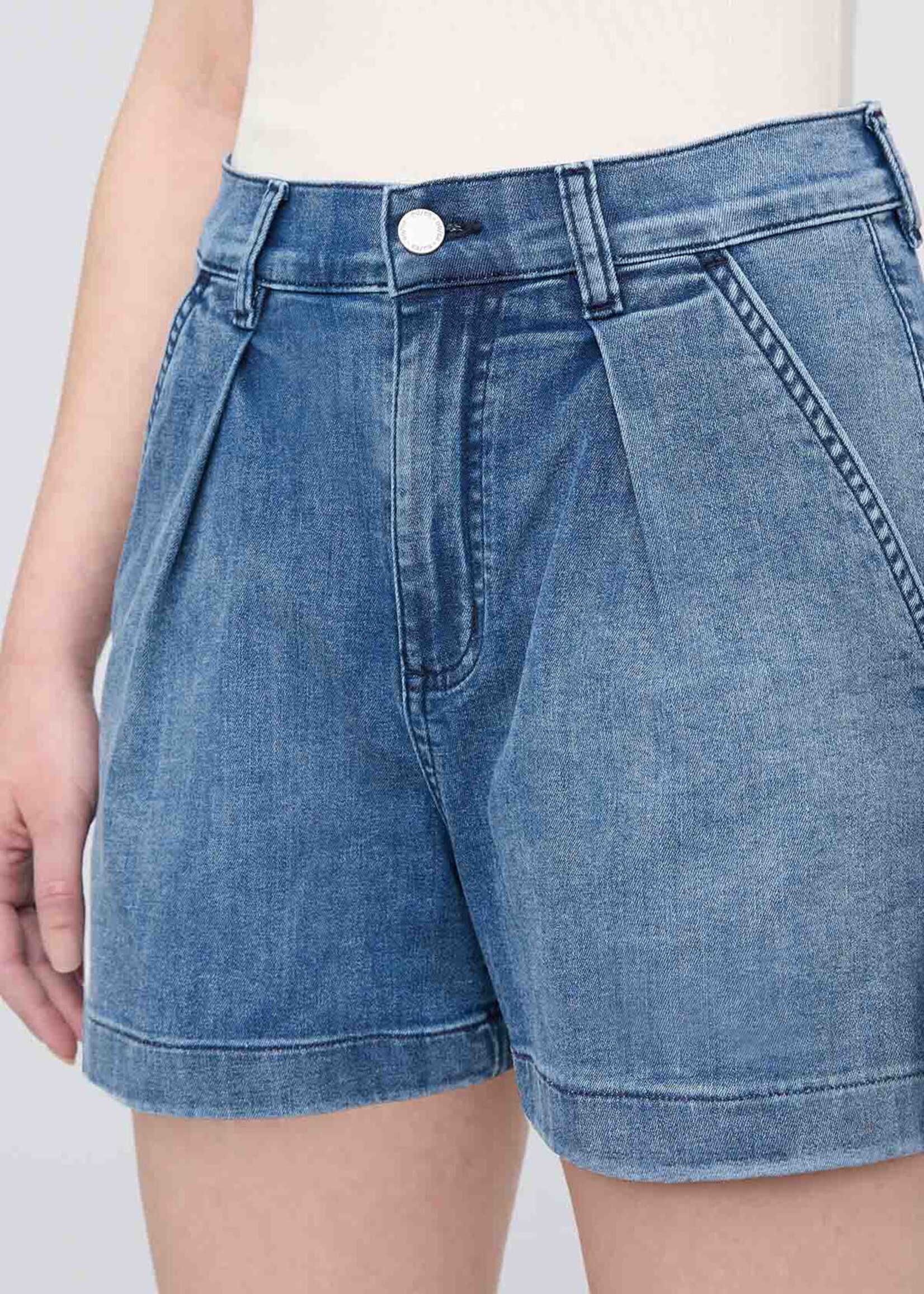 DUER Short avec plis en denim léger pour femme - 2 couleurs disponibles
