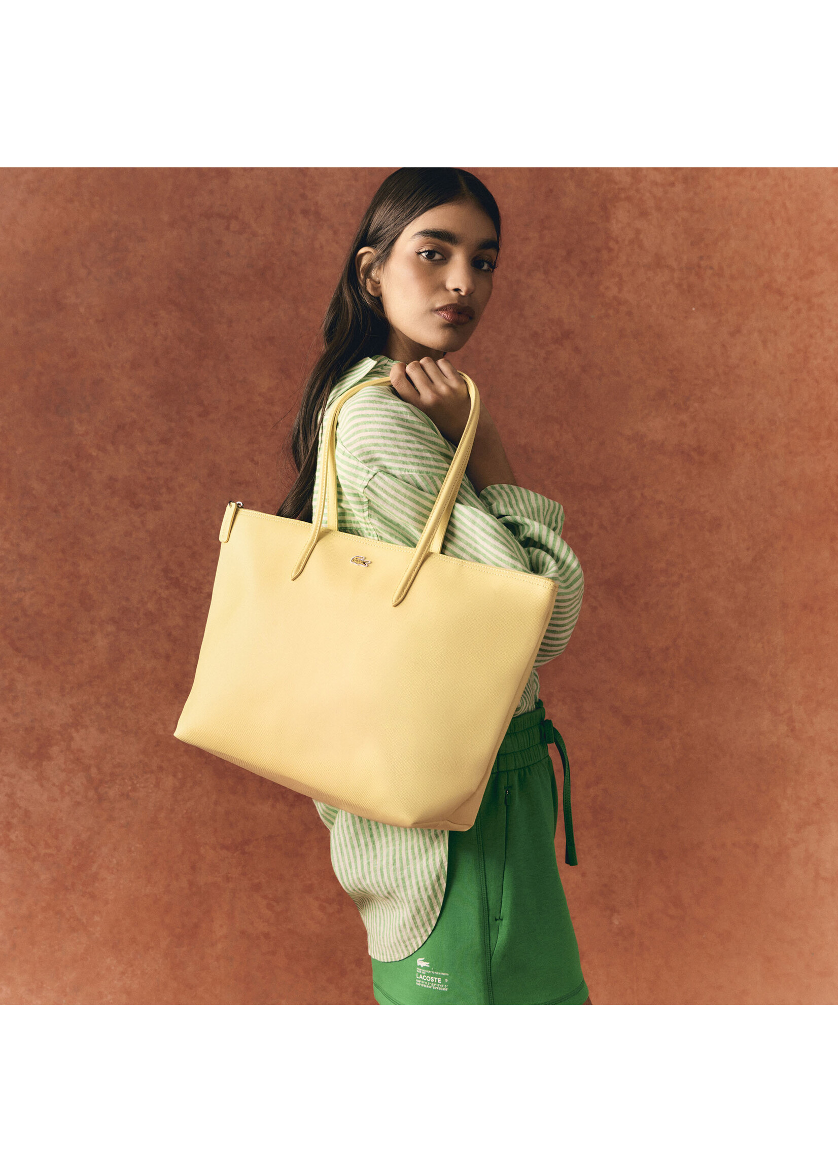 LACOSTE Sacoche zippé L.12.12 Concept unie - 7 couleurs disponibles