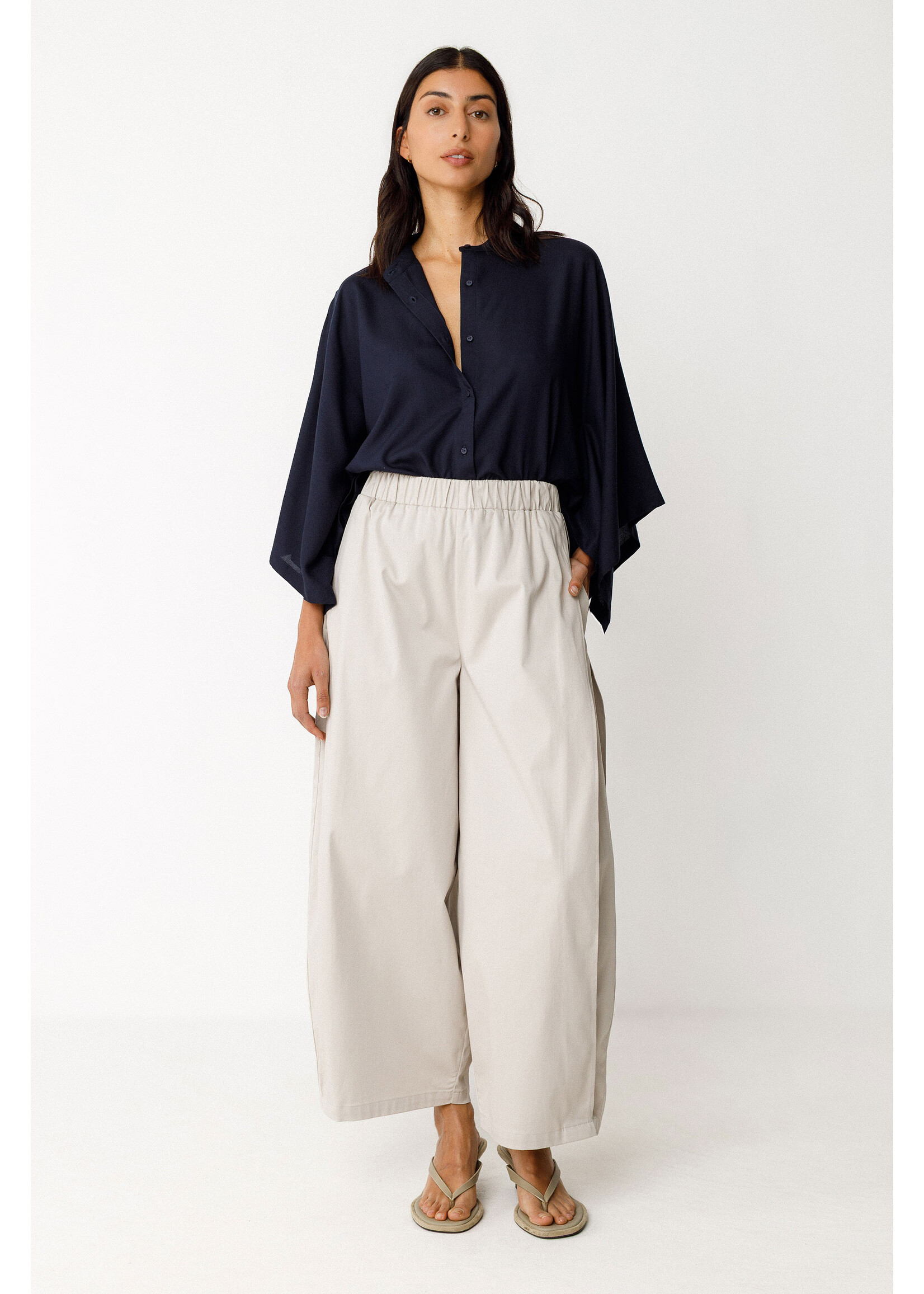 SKFK Pantalon de coton taille élastique coupe relax SKFK - 2 couleurs disponibles