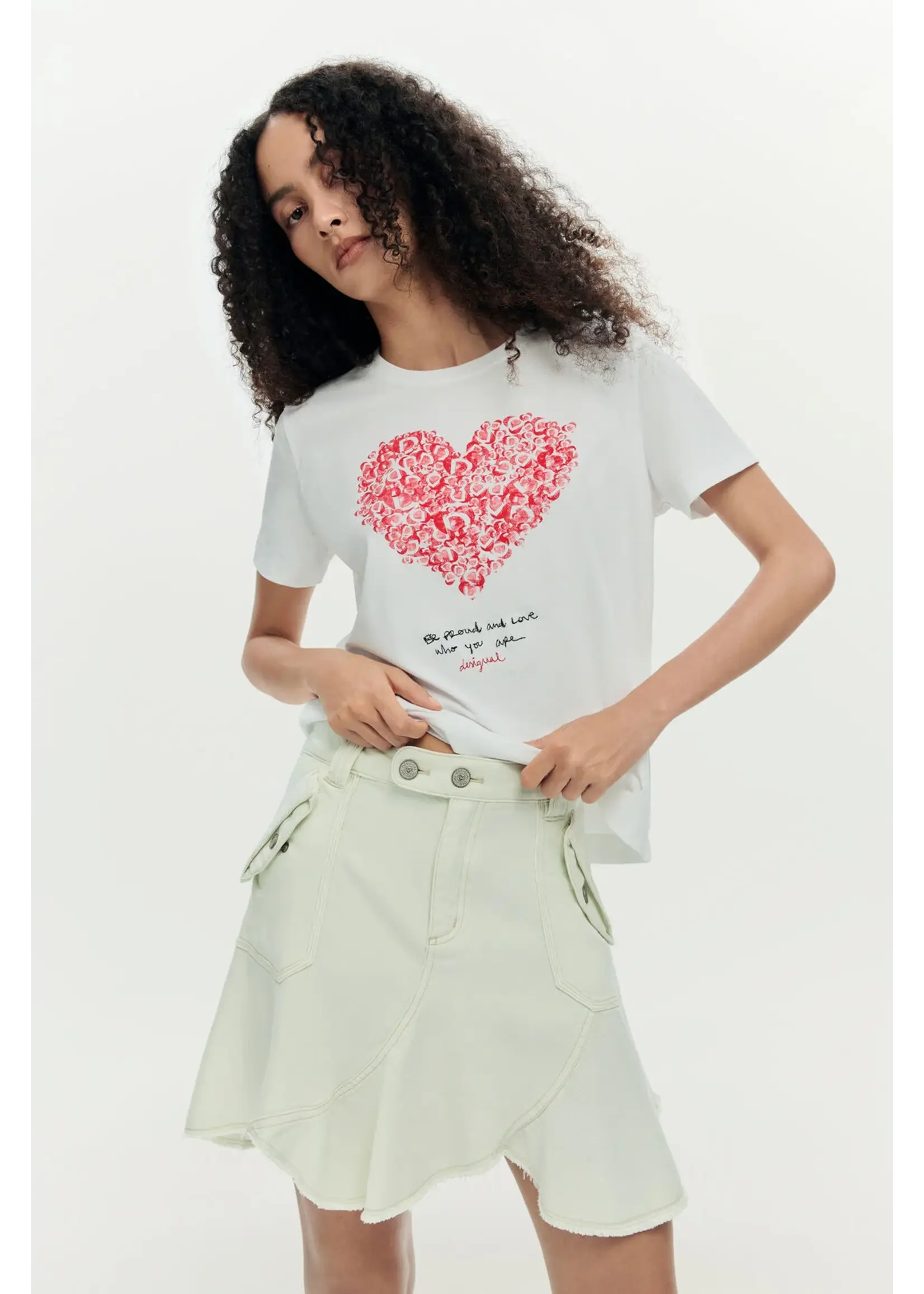 DESIGUAL T-shirt Desigual avec coeur rouge TS_COR