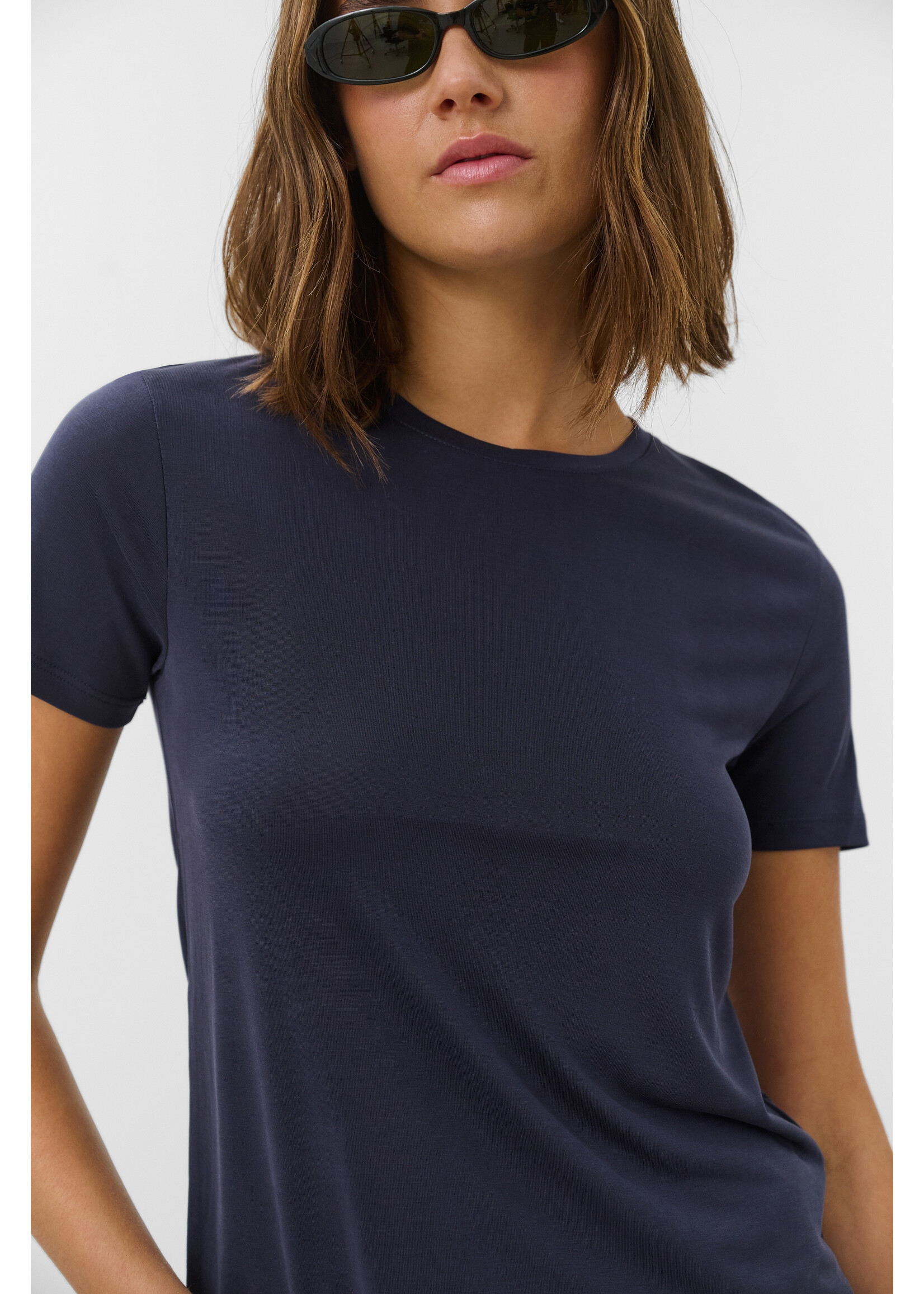 SOAKED IN LUXURY T-shirt basique mc à col rond COLUMBINE par SOAKED in Luxury