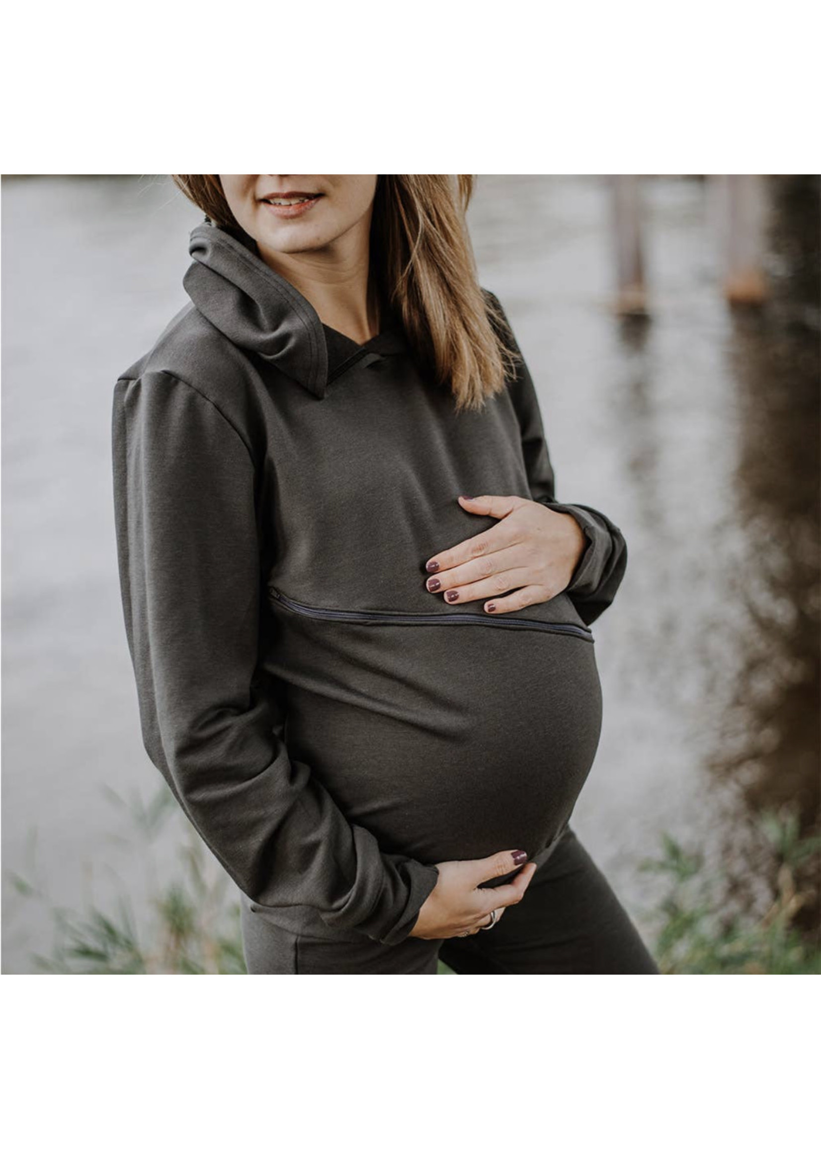 https://cdn.shoplightspeed.com/shops/657508/files/45135830/1652x2313x2/new-genes-maternity-hayden-nursing-hoodie.jpg