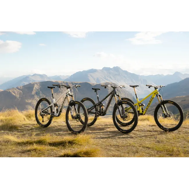 Pivot Bike Firebird PRO X0 AXS 2026