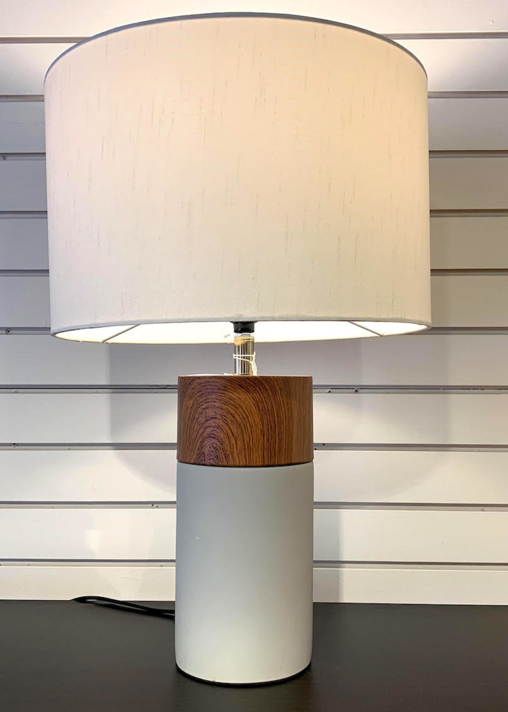 Loris Column Woodgrain Lamp