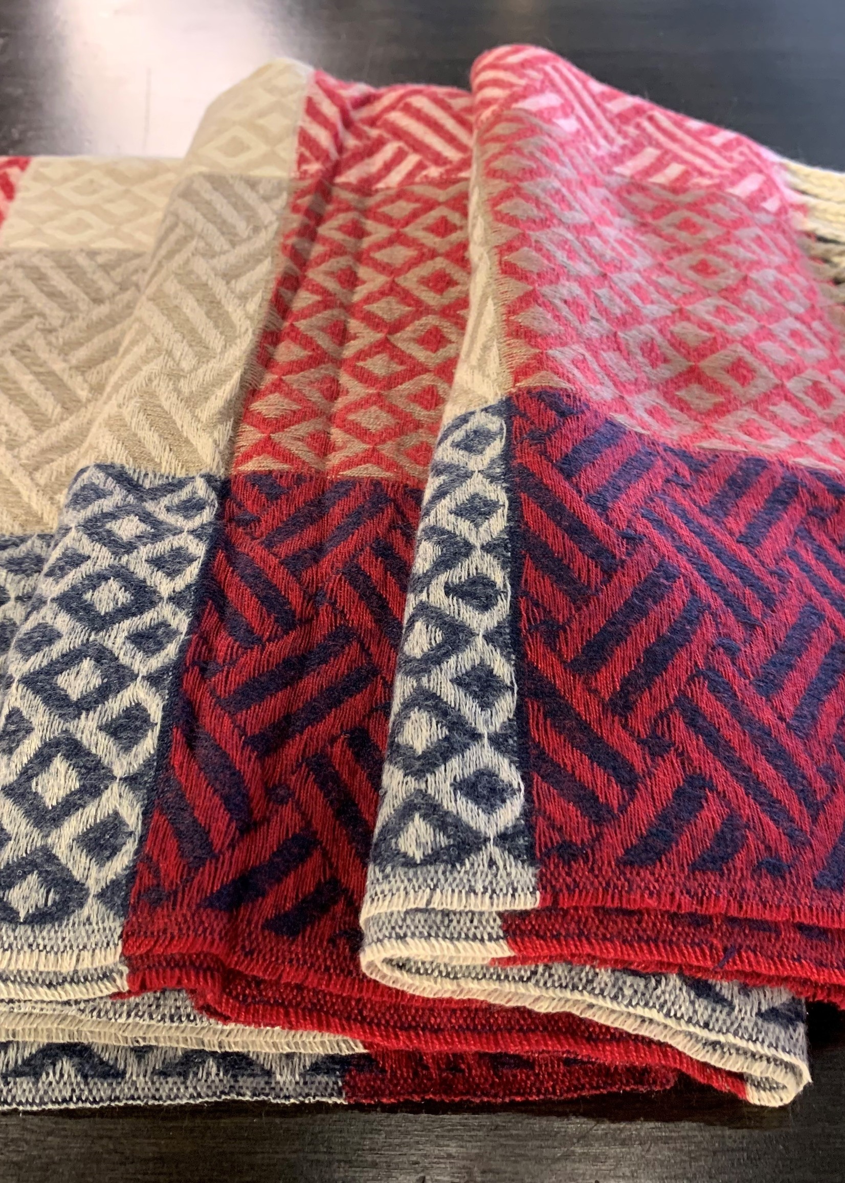 Mode Sabi Long Plaid Scarf * 50%Cashmere50%Viscose * Cream, Majenta & Navy