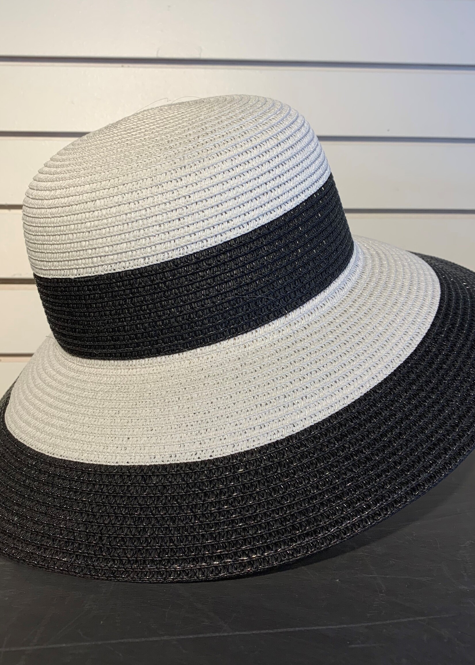 Picabo Mode Summer Striped Hat * Black & White