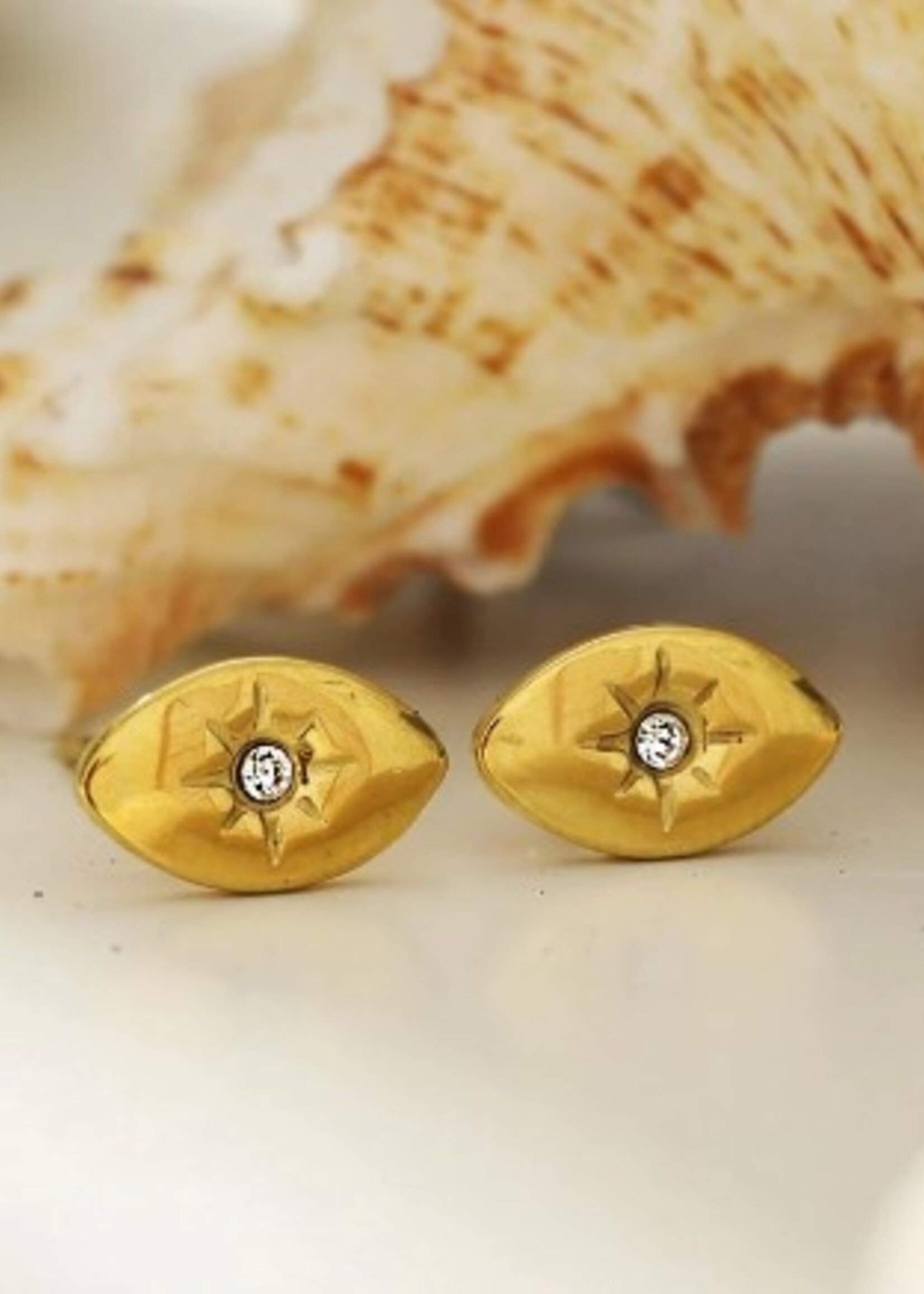 Hackney Nine/Dye Cast Tindra Stud Earrings * Gold