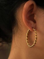 Hackney Nine/Dye Cast Suki Twisted Hoop Earrings * Gold