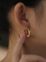 Mischa Hoop Earrings * Gold