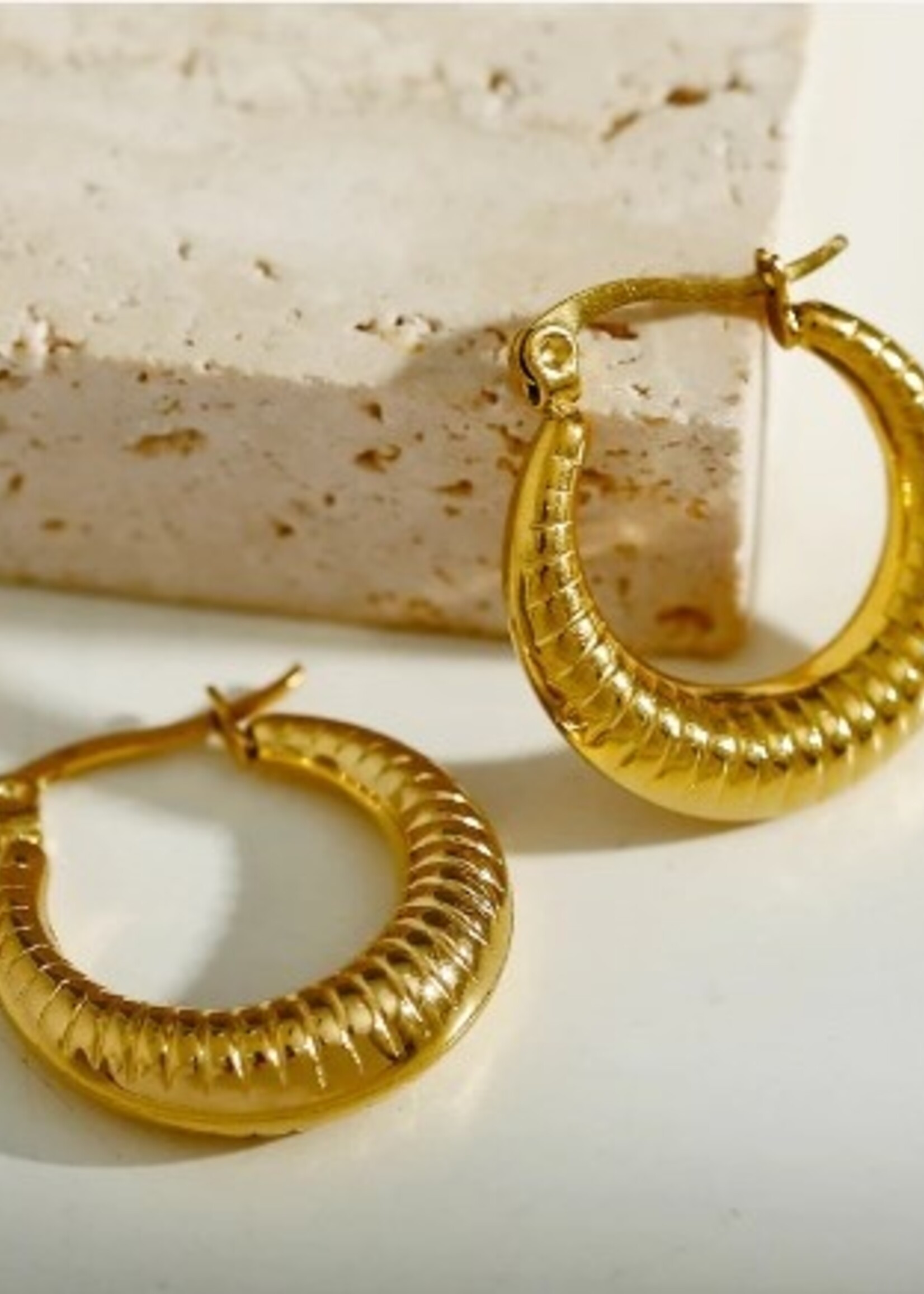 Mischa Hoop Earrings * Gold