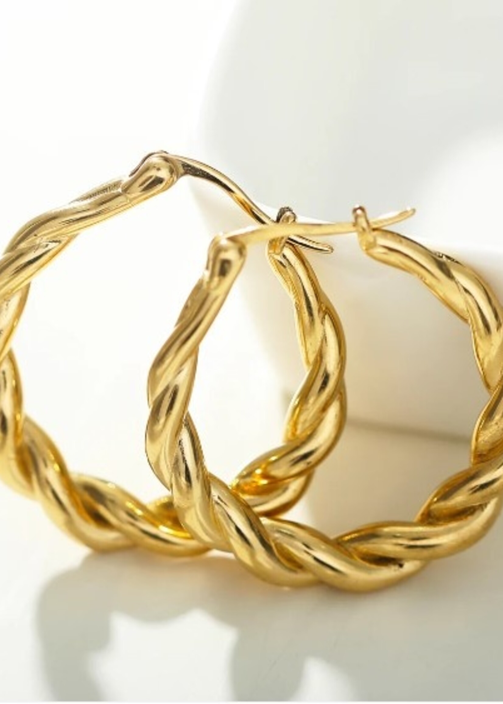 Hackney Nine/Dye Cast Carwyn Twisted Rope Hoop Earrings * Gold