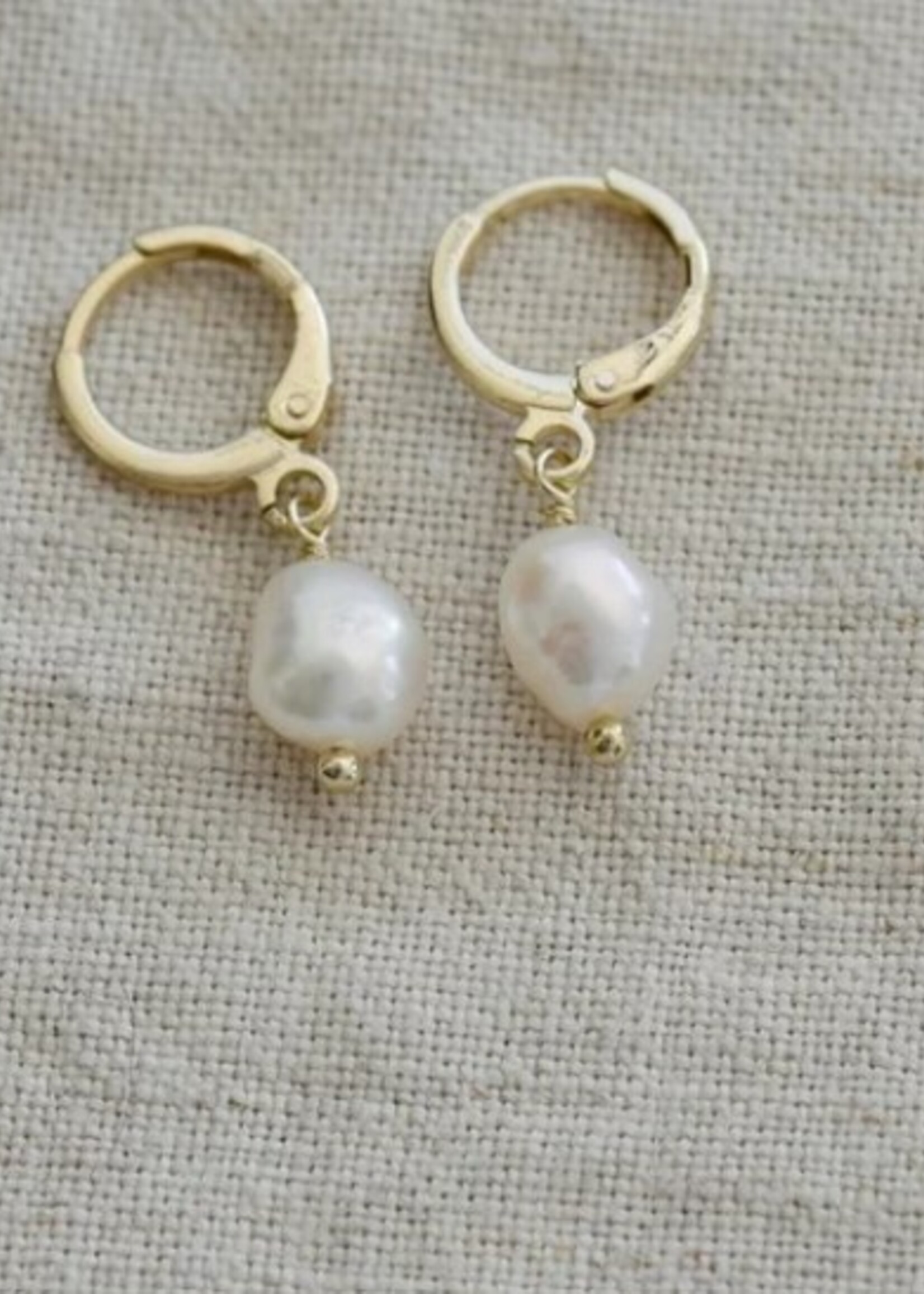 Glee Bitsy Hoop Earrings * Gold & White Pearl
