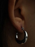 Hackney Nine/Dye Cast Messina Hoop Ear Rings * Silver