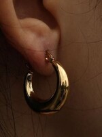 Hackney Nine/Dye Cast Amber Chunky Hoop Earrings * Gold