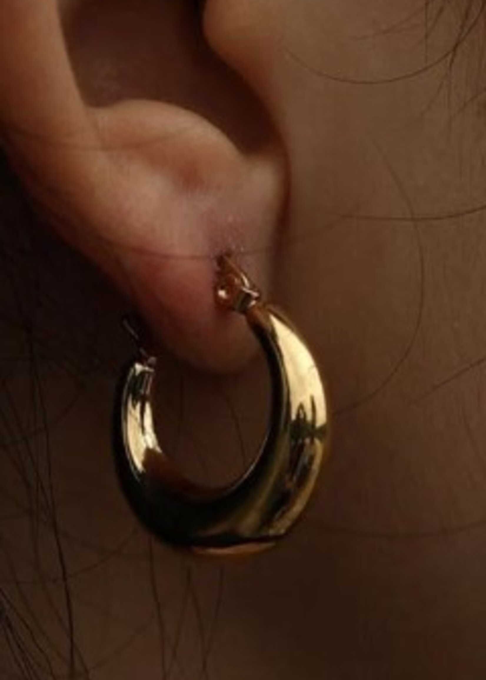 Hackney Nine/Dye Cast Amber Chunky Hoop Earrings * Gold