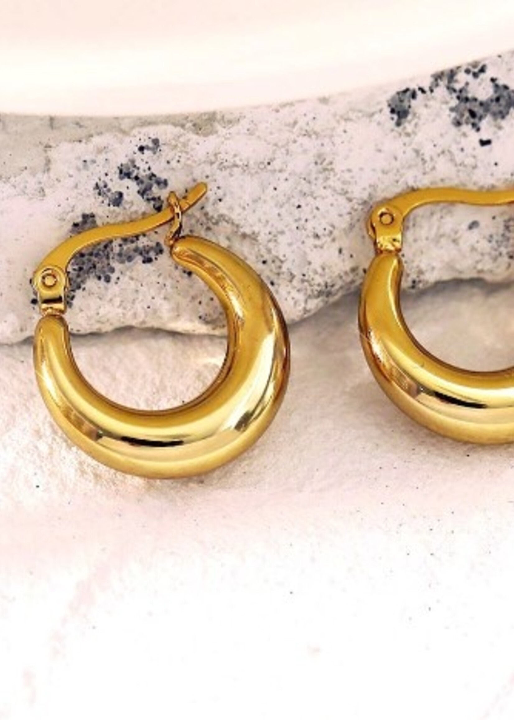 Hackney Nine/Dye Cast Amber Chunky Hoop Earrings * Gold