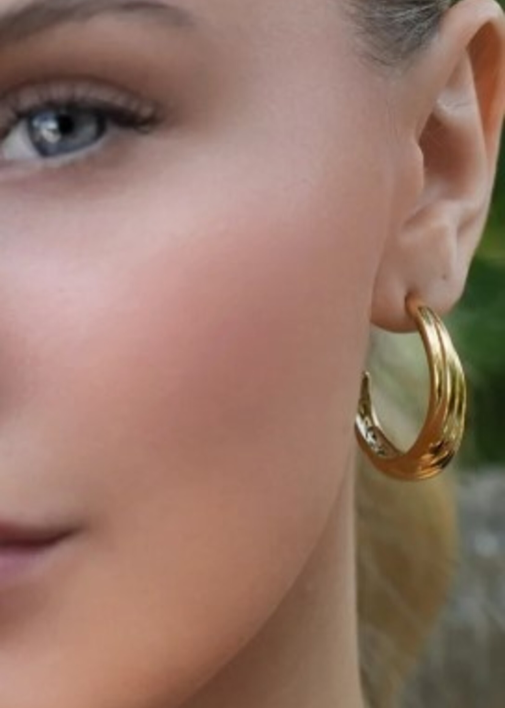 Hackney Nine/Dye Cast Dorsina Earrings