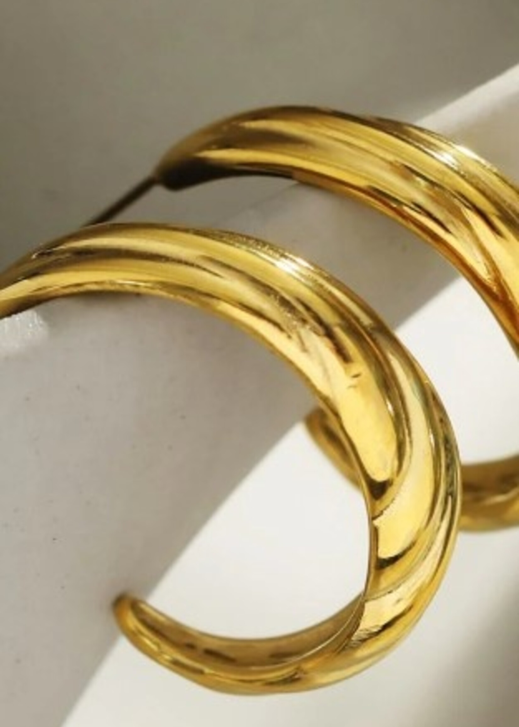 Hackney Nine/Dye Cast Dorsina Earrings