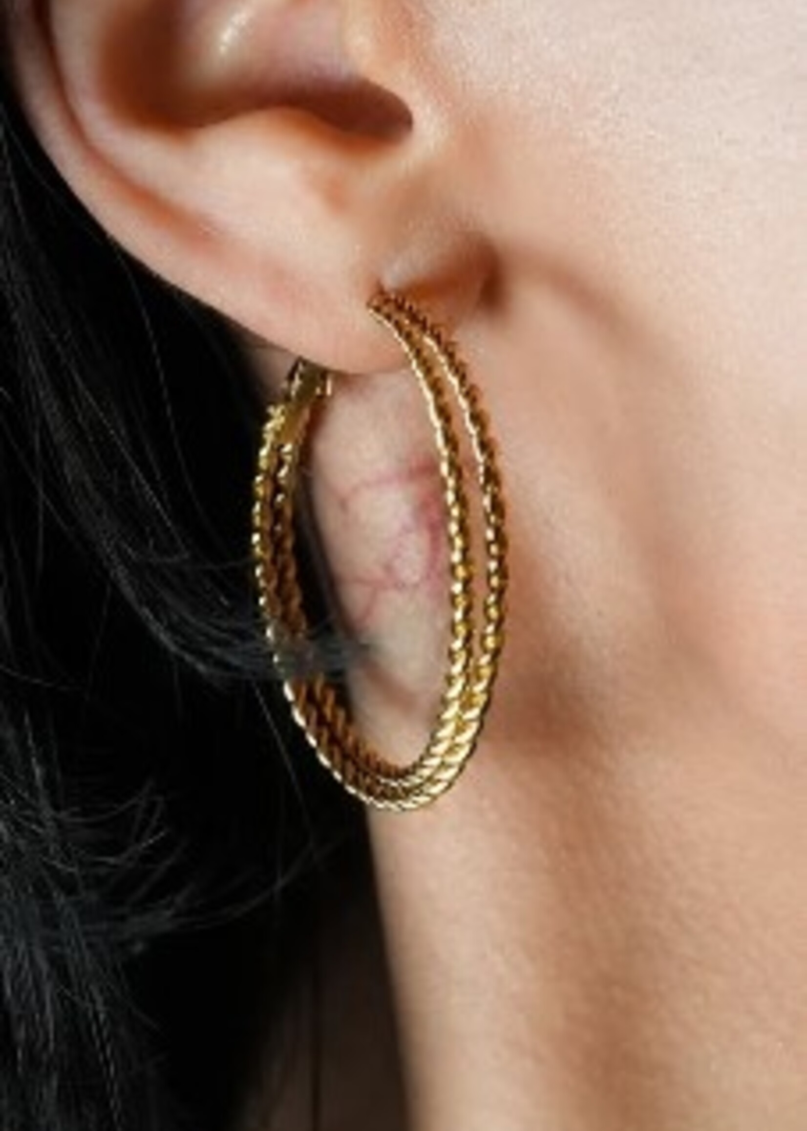 Hackney Nine/Dye Cast Mizuki Hoop Earrings * Gold