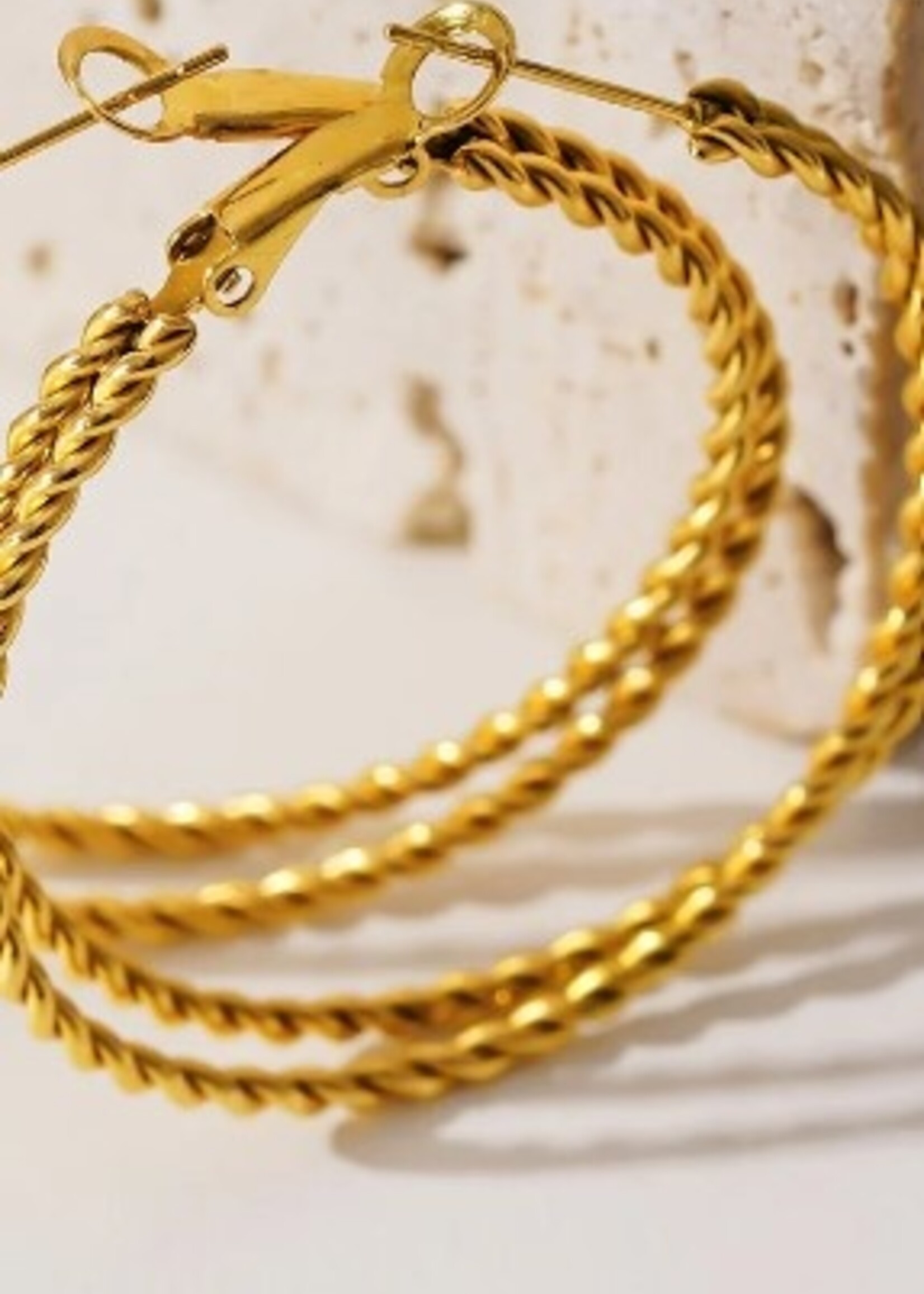 Hackney Nine/Dye Cast Mizuki Hoop Earrings * Gold