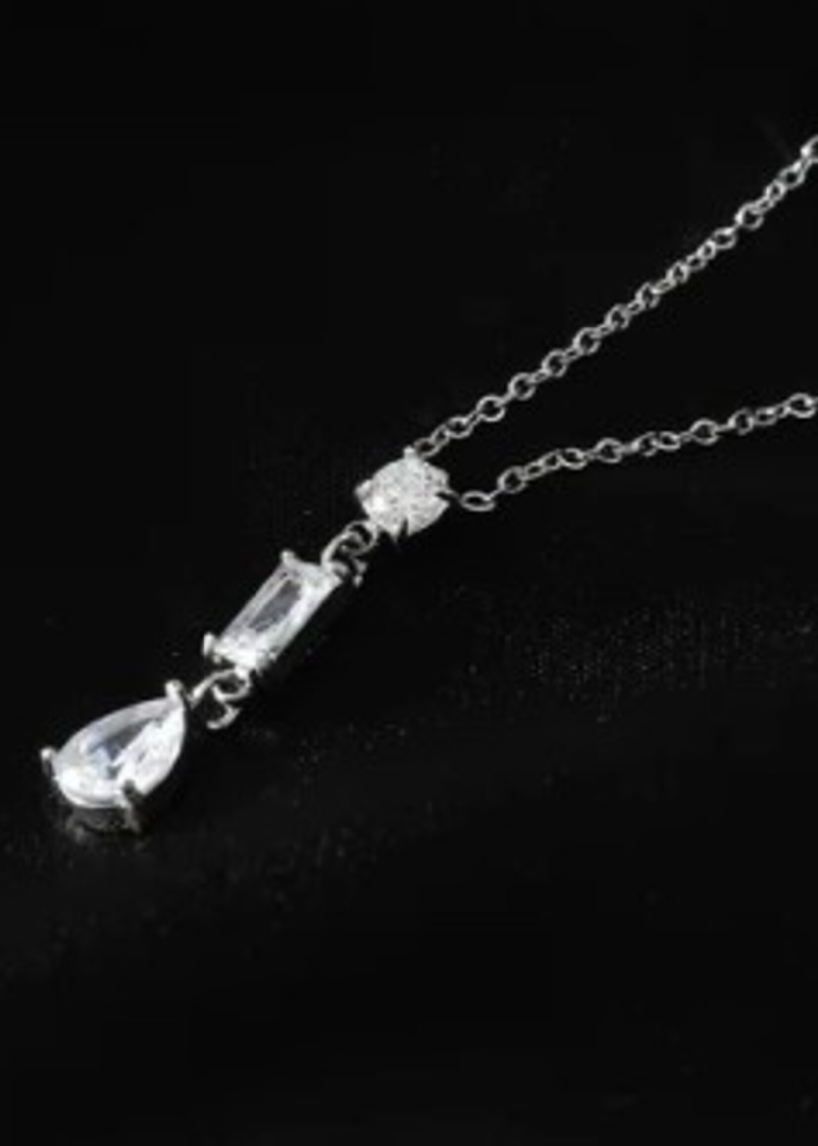 Hackney Nine/Dye Cast Rochina Necklace * White Gold