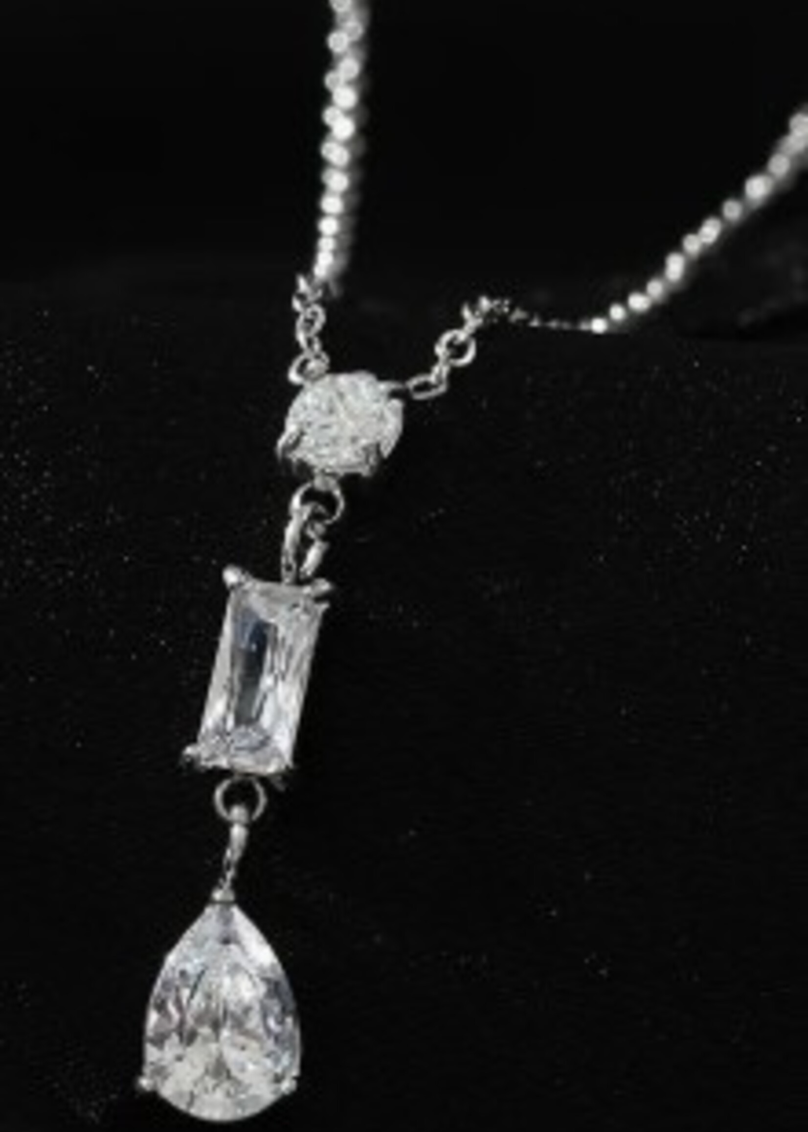 Hackney Nine/Dye Cast Rochina Necklace * White Gold