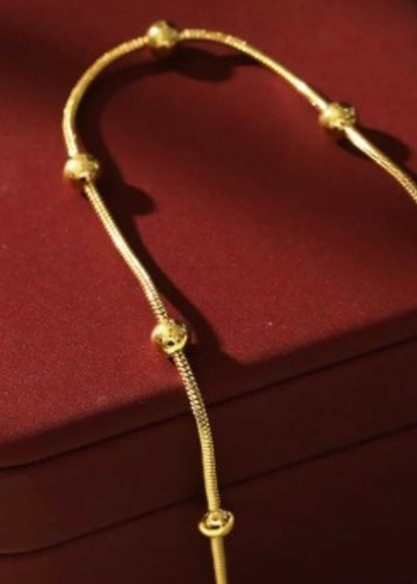 Hackney Nine/Dye Cast Makaria Necklace * Gold