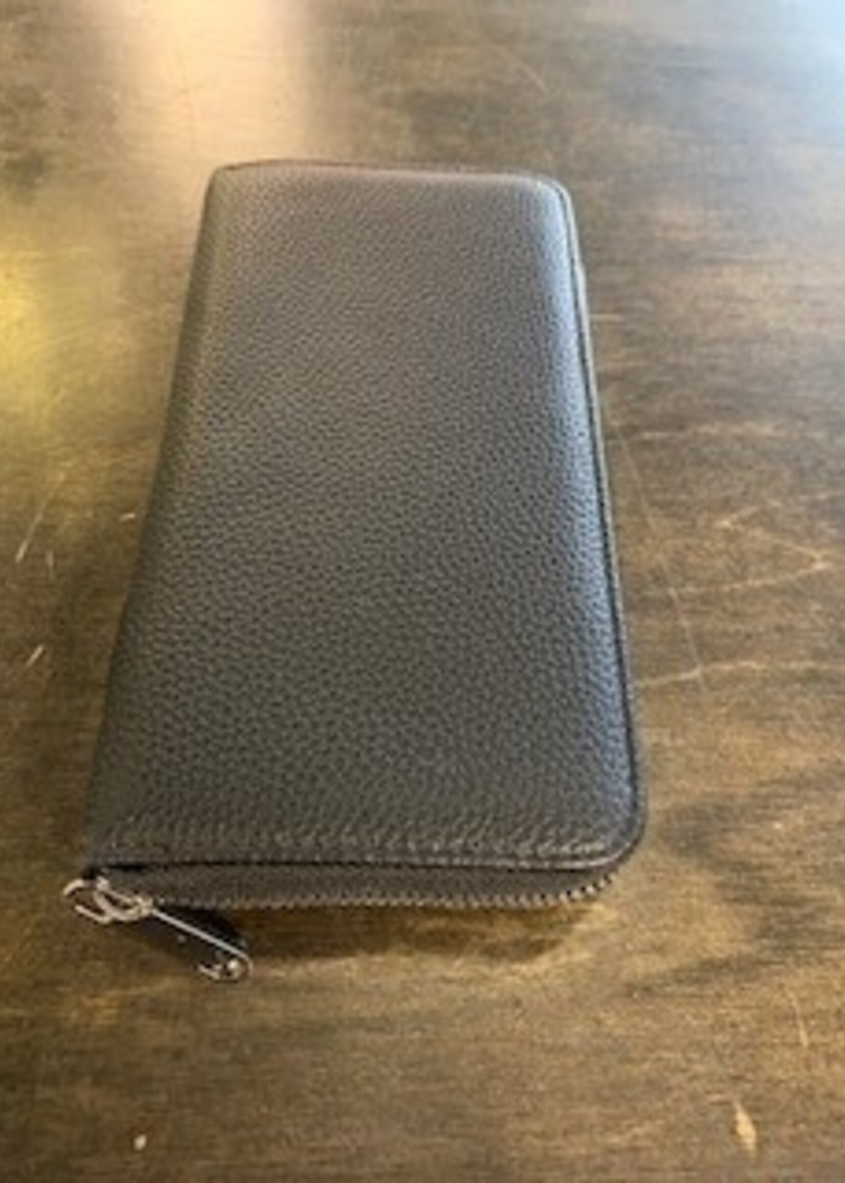 Darling Darling's Zippered Wallet * 8" x 4" * Black