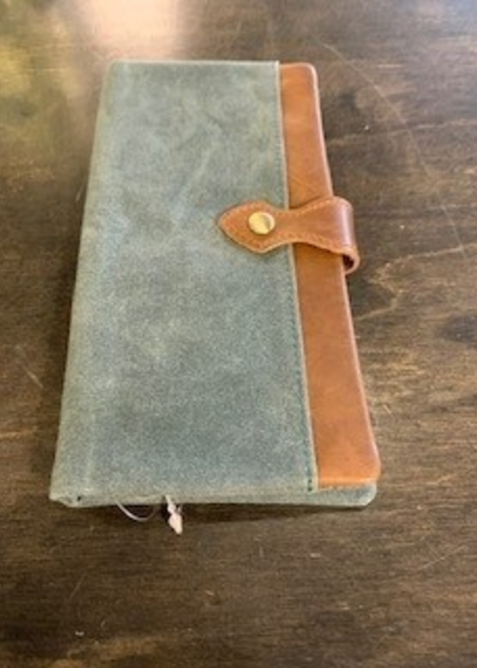 Da Van Waxed Canvas Short Wallet * Green