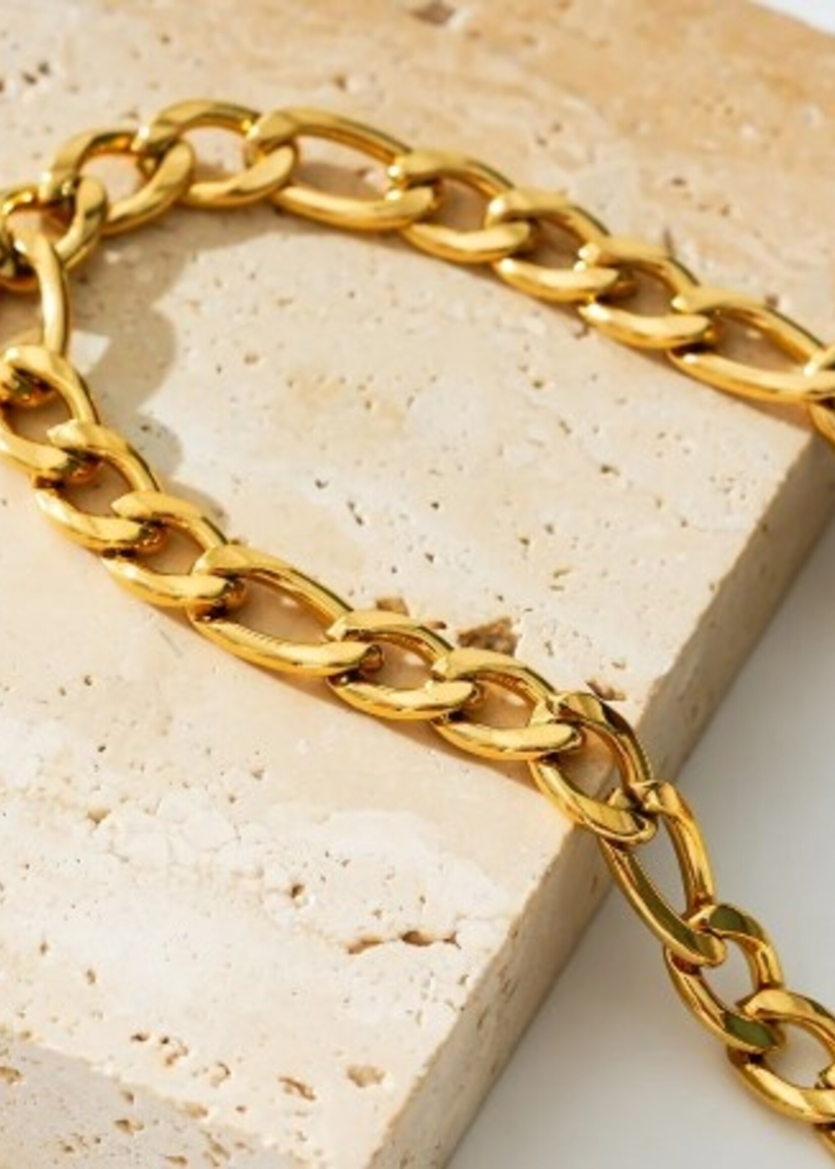 Hackney Nine/Dye Cast Sutton Gold Necklace