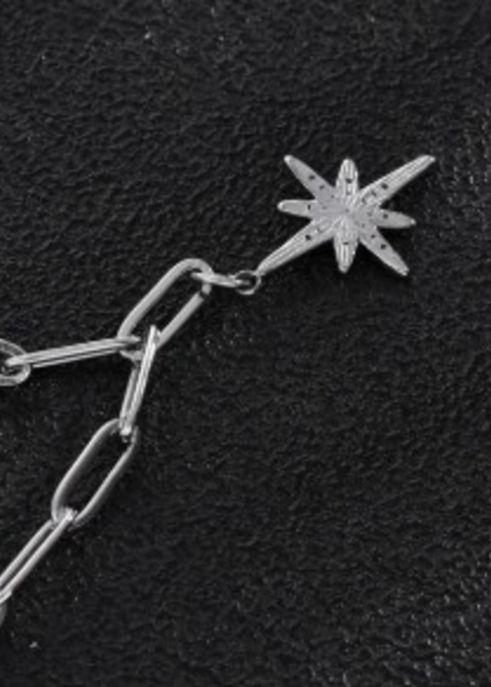 Hackney Nine/Dye Cast Malvina Mix Chain w/Zirconia Star Pendant * Silver
