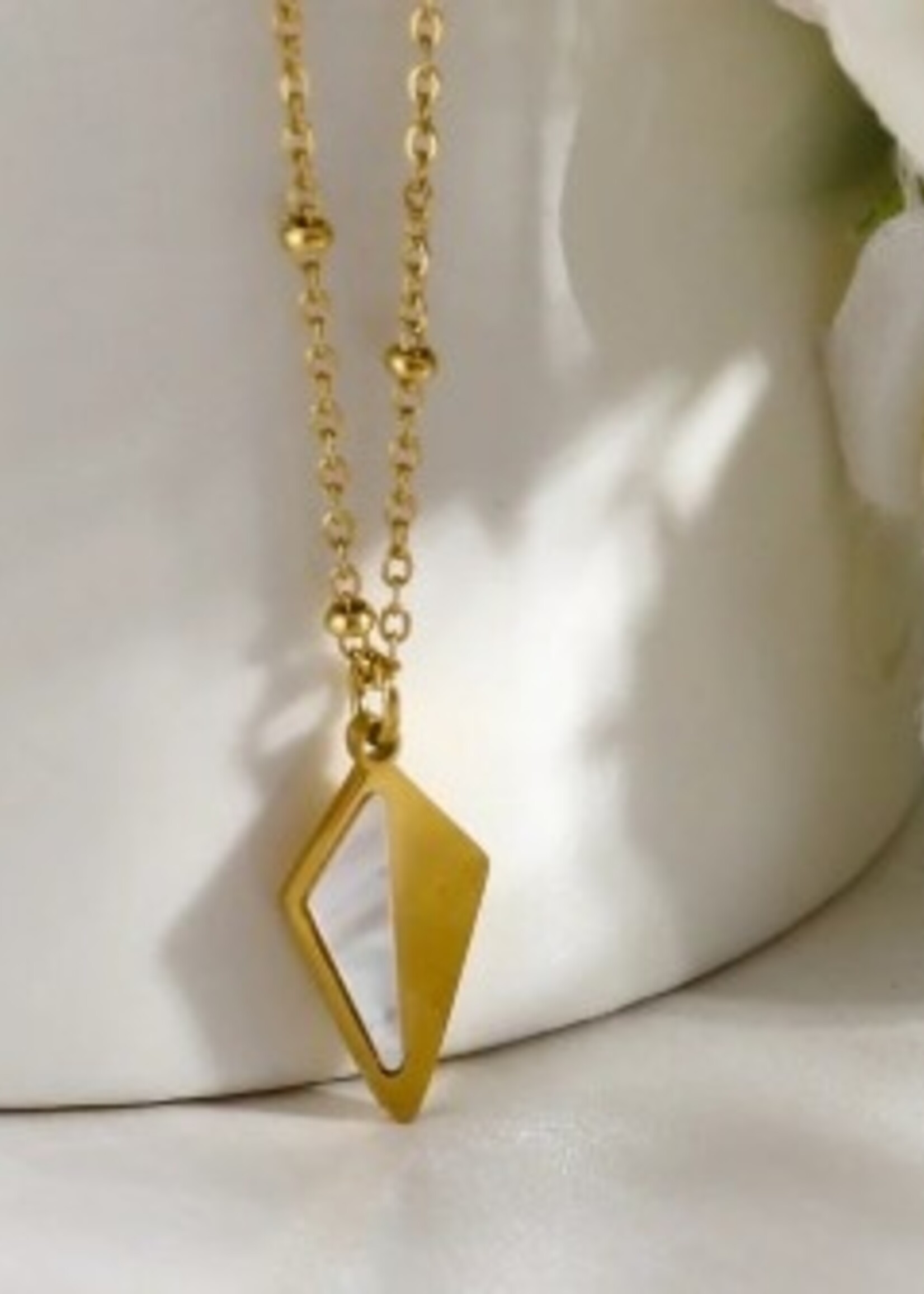 Hackney Nine/Dye Cast Catori Natural Shell Necklace * Gold