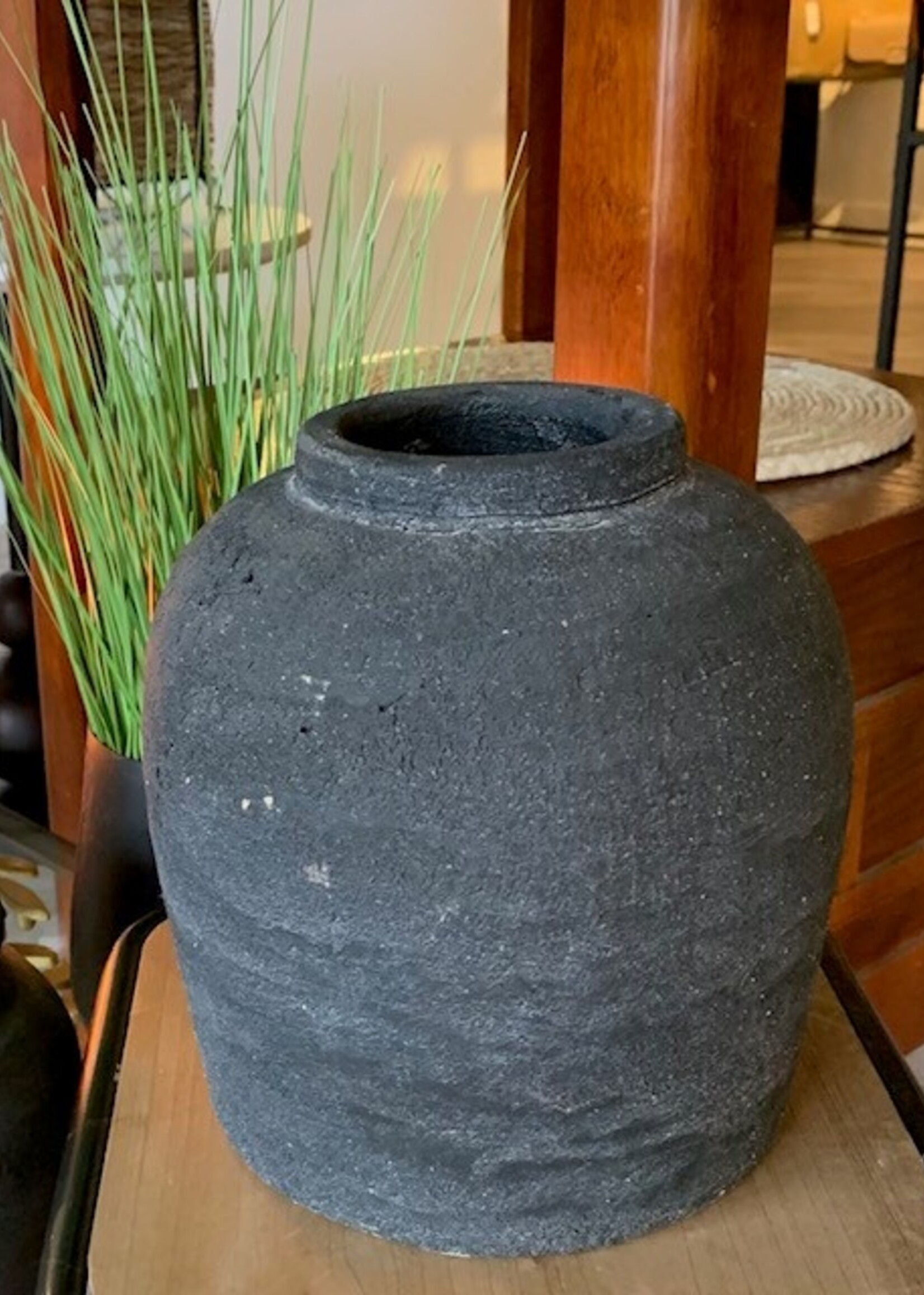 Indaba Volos Vase * Small * Black