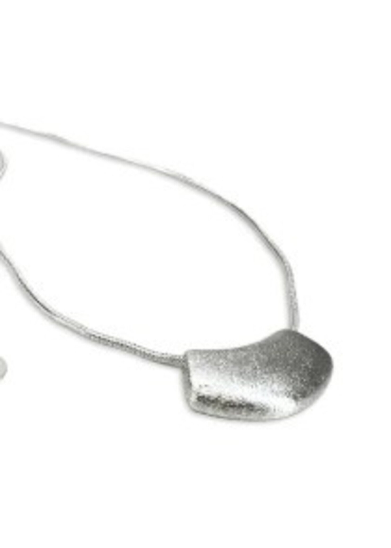Jacqueline Kent Jacqueline Kent Brushed Silver Pendant