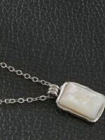 Hackney Nine/Dye Cast Maui 16" Necklace with Natural Shell Stone * White Gold