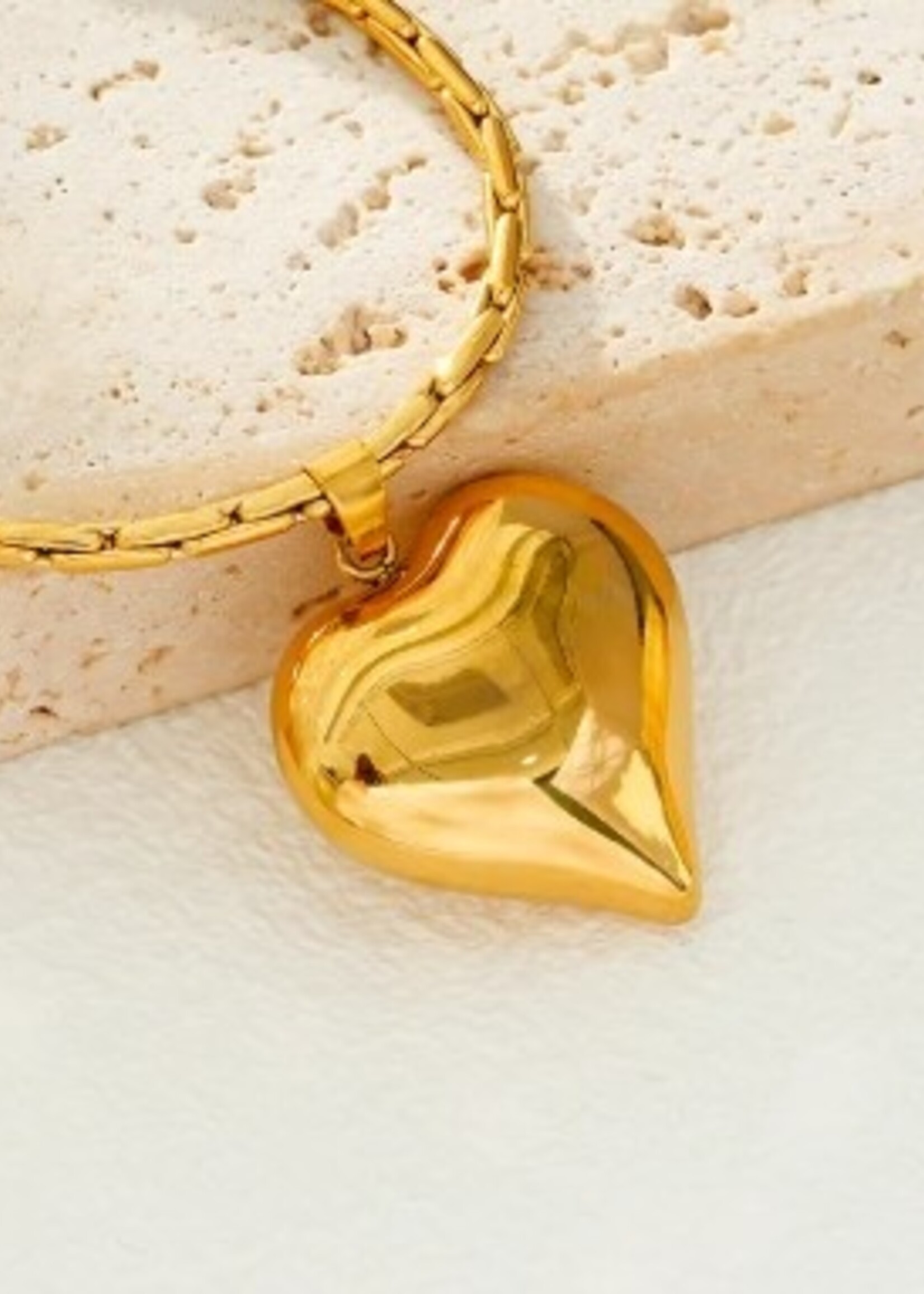 Hackney Nine/Dye Cast Abel Heart Necklace * Gold