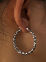 Hackney Nine/Dye Cast Suki Twisted Hoop Ear Rings * White Gold