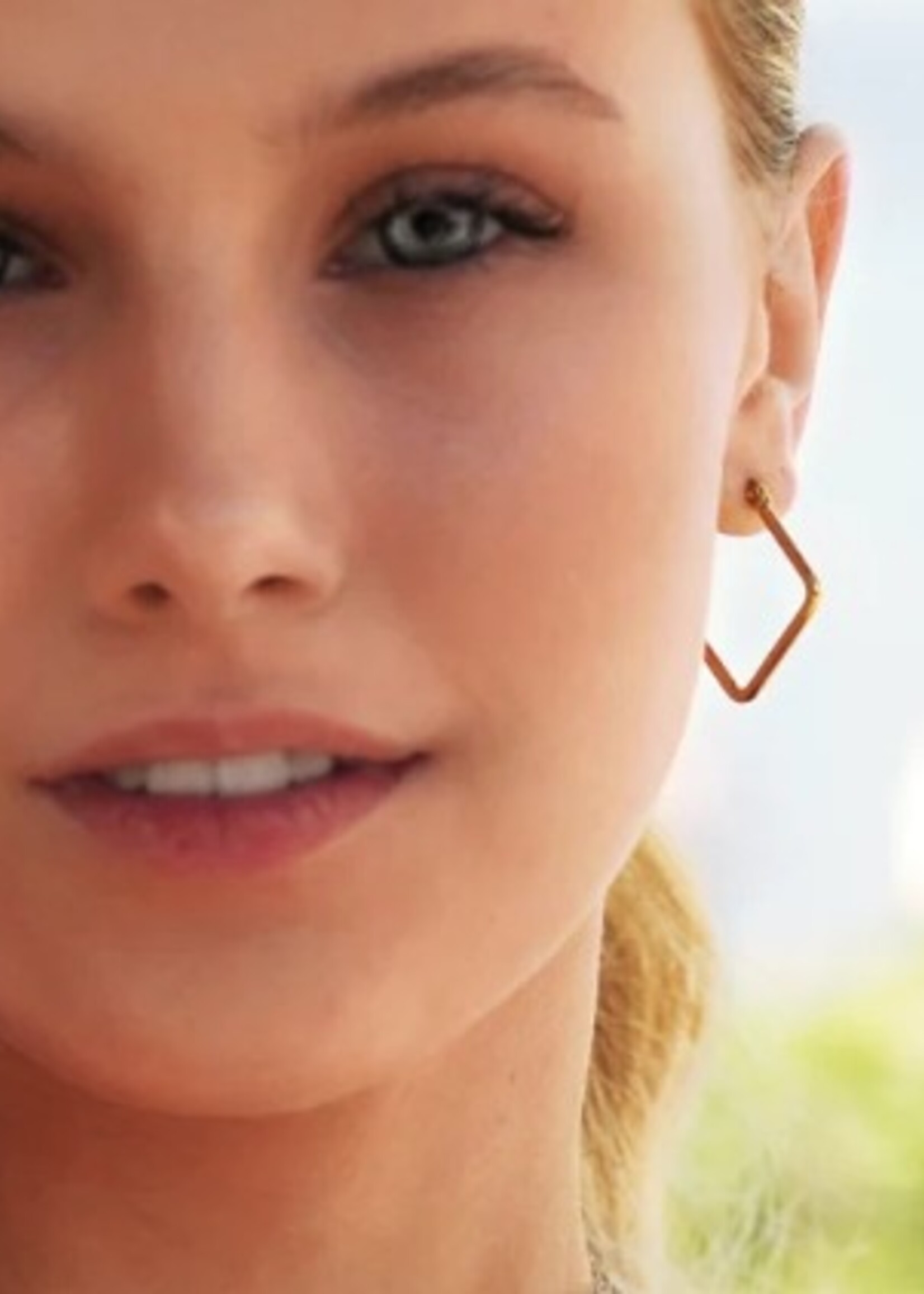Hackney Nine/Dye Cast Reilynn Hoop Ear Rings * Gold