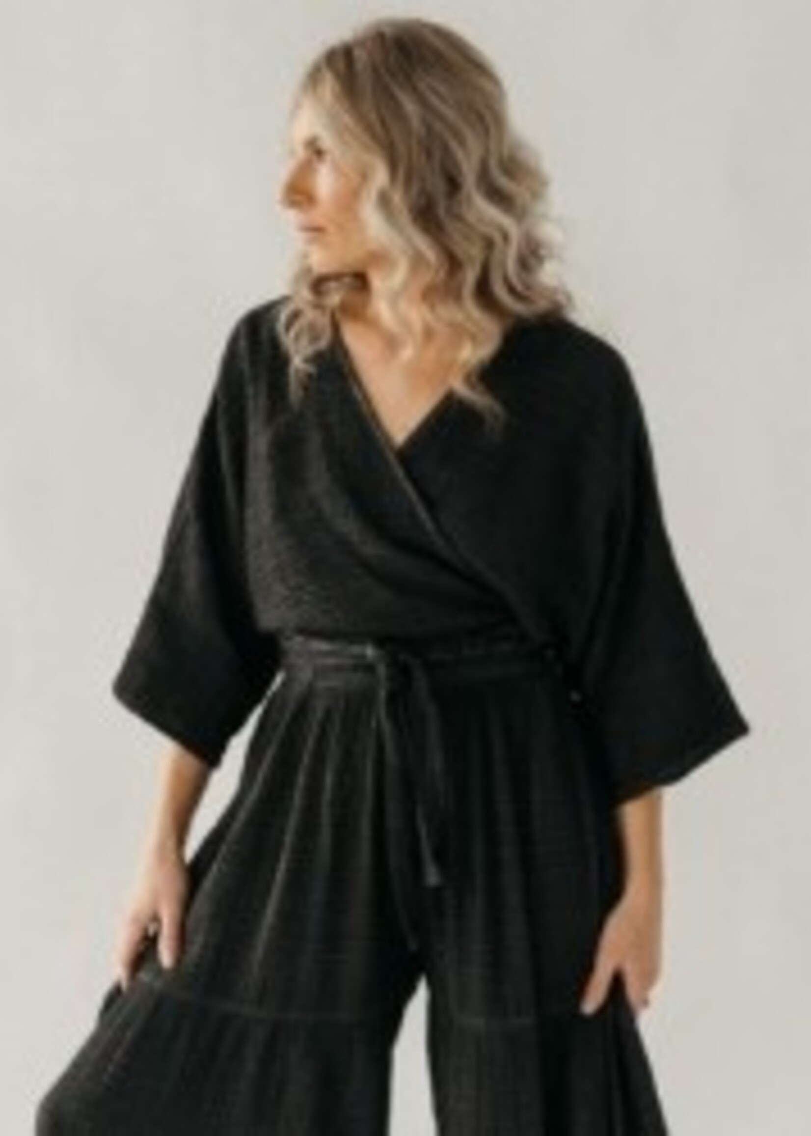 Pokoloko Crinkle Baloon Sleeve Top * One Size * Black