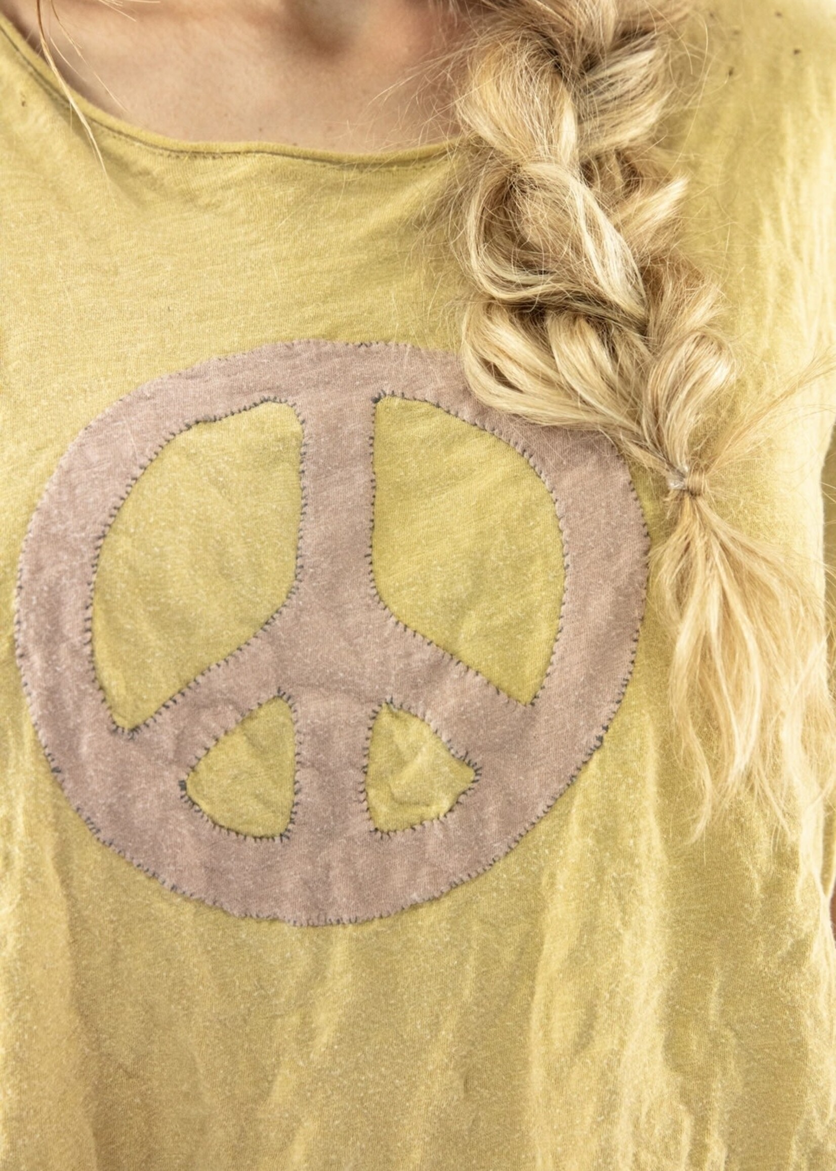 Magnolia Pearl Magnolia Pearl Peace Applique Tee 1108
