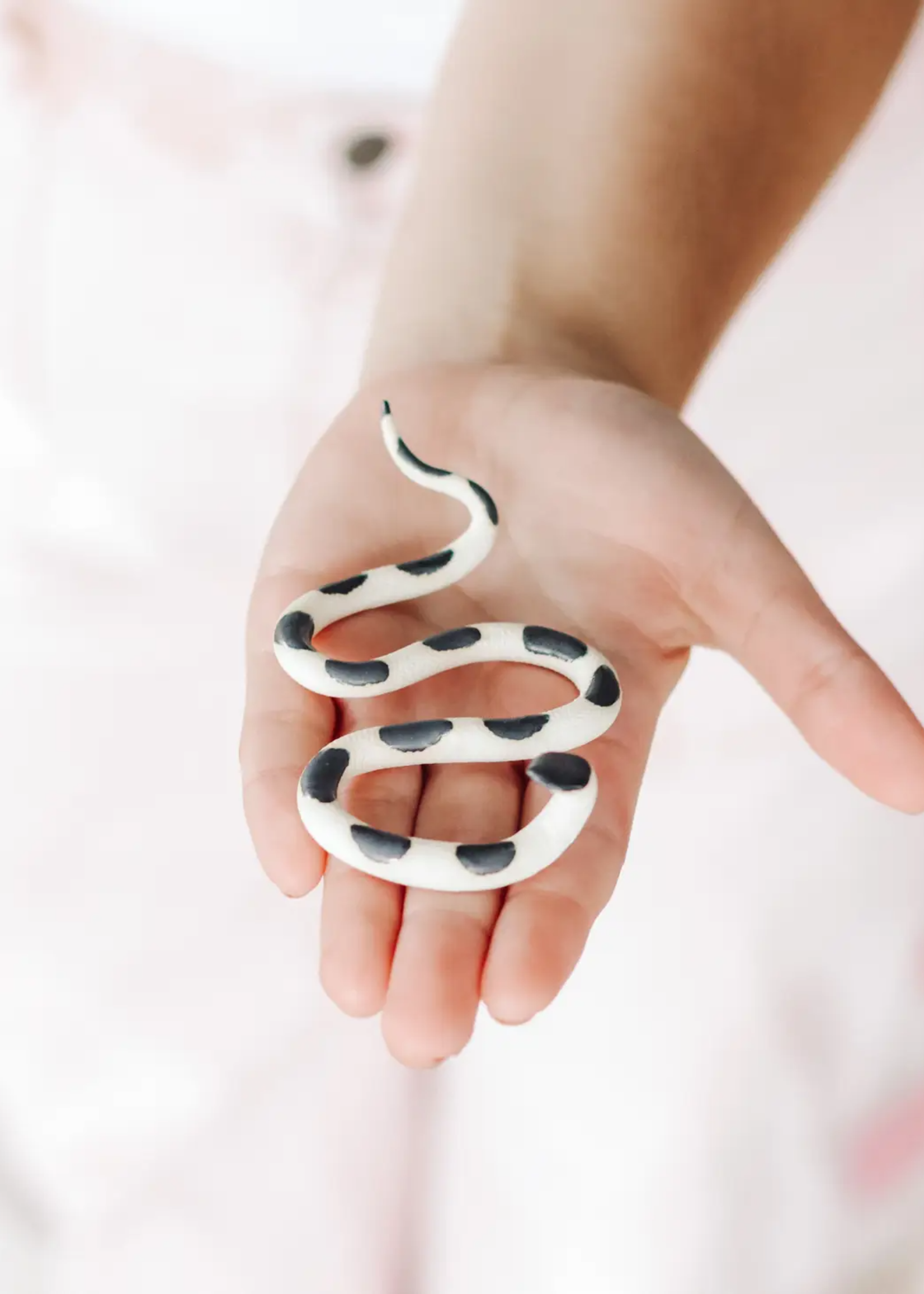 Carter & Rose Small Curved Snake