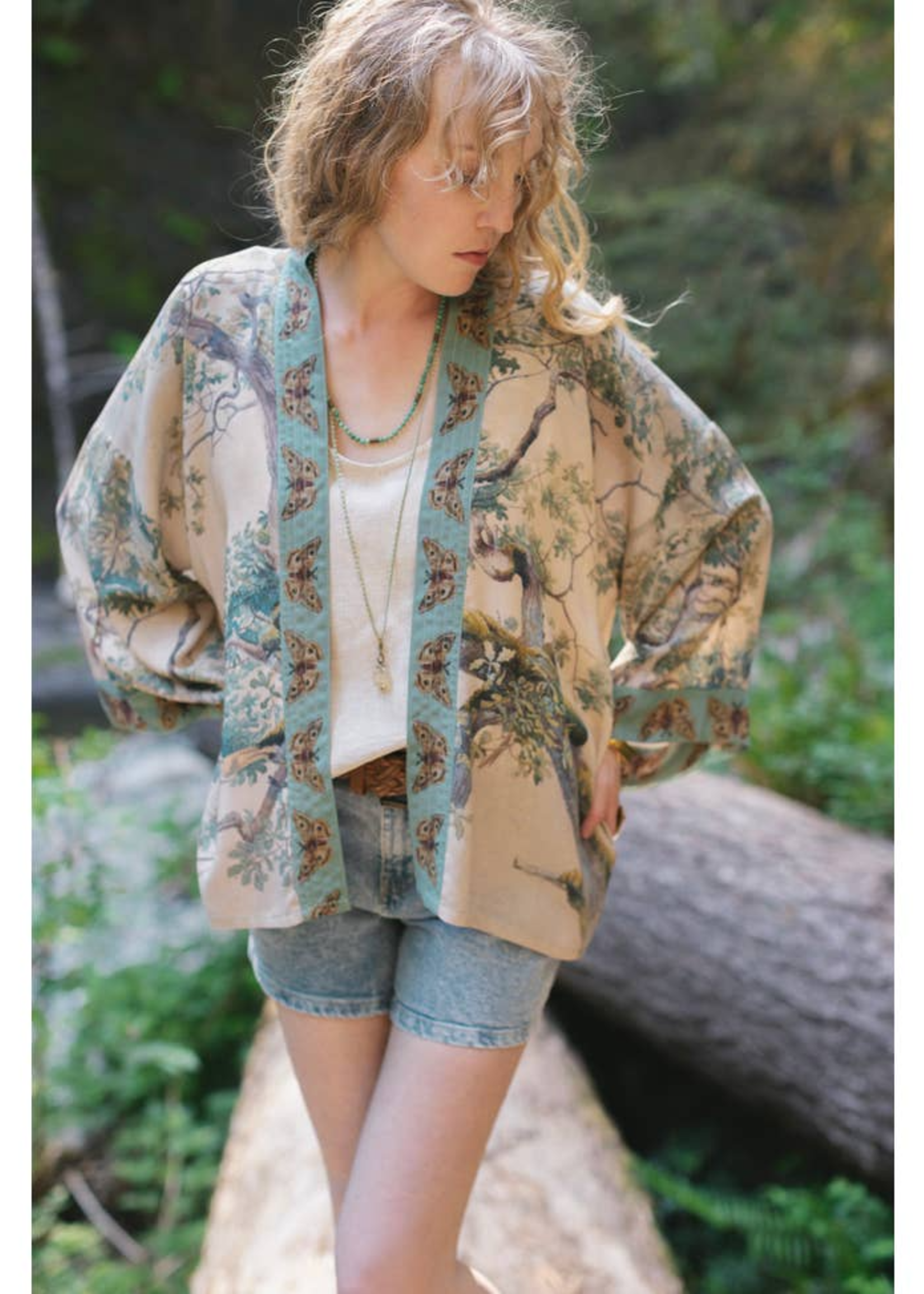 Market of Stars Earth and Sky Cropped Bamboo Kimono Cardigan with Tree Print