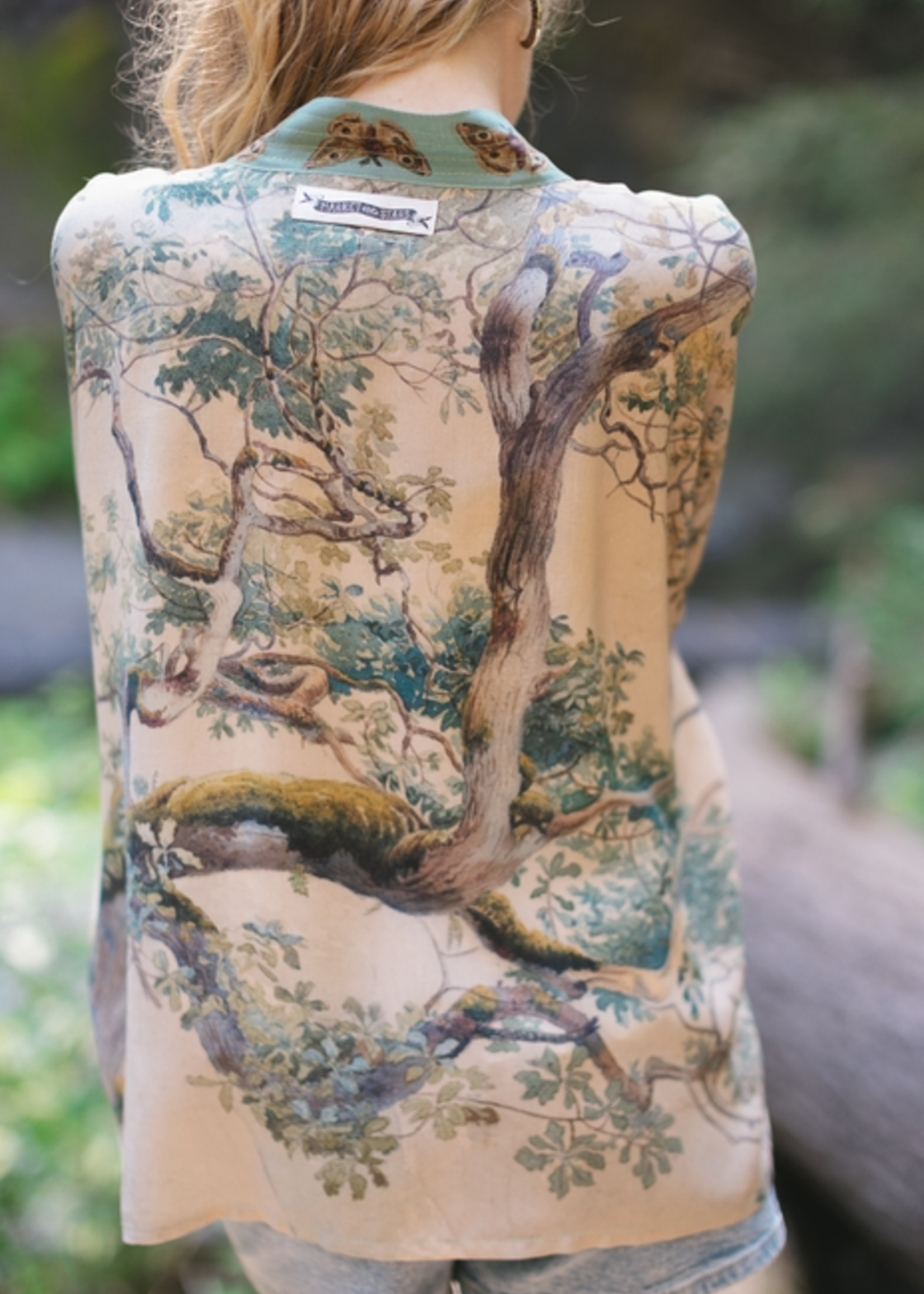 Market of Stars Earth and Sky Cropped Bamboo Kimono Cardigan with Tree Print