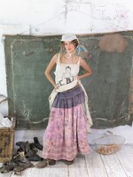 Magnolia Pearl Patchwork Friendship Skirt 152 Guava