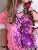 Magnolia Pearl Jesus Love is Tee Top 1685 La Tuna