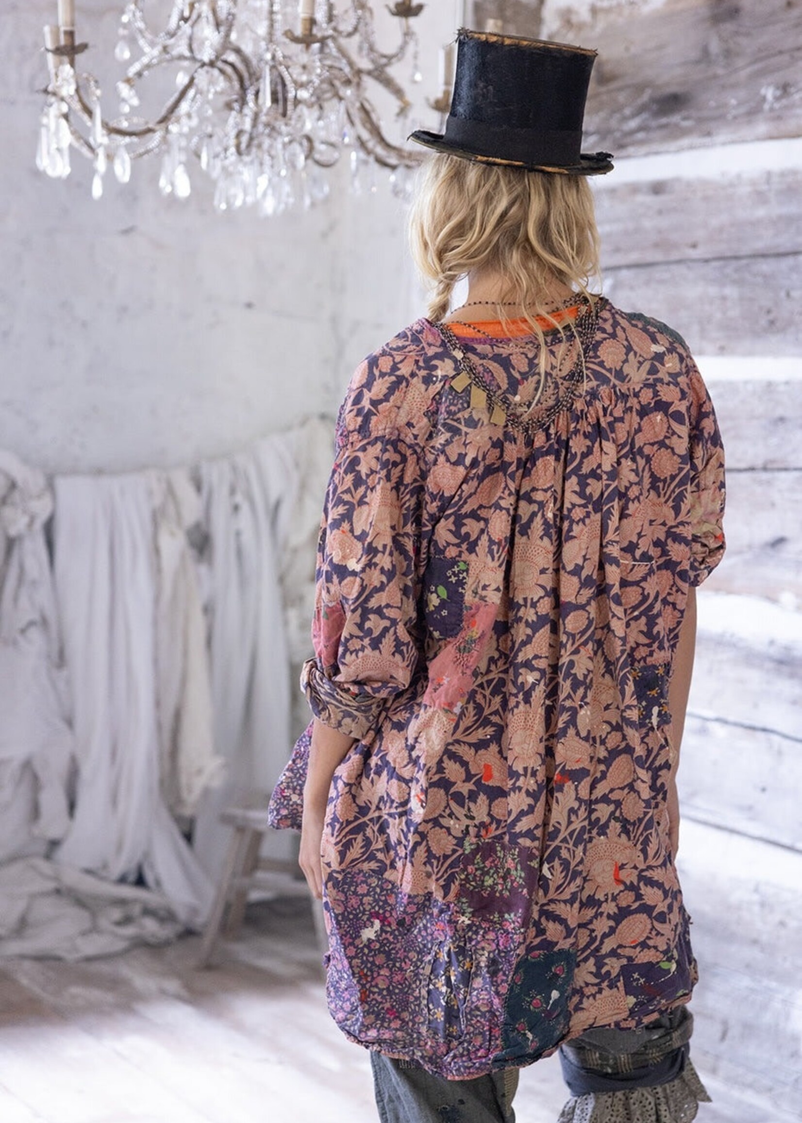 Magnolia Pearl Printed Prairie Top 1775 Stone Rose One Size