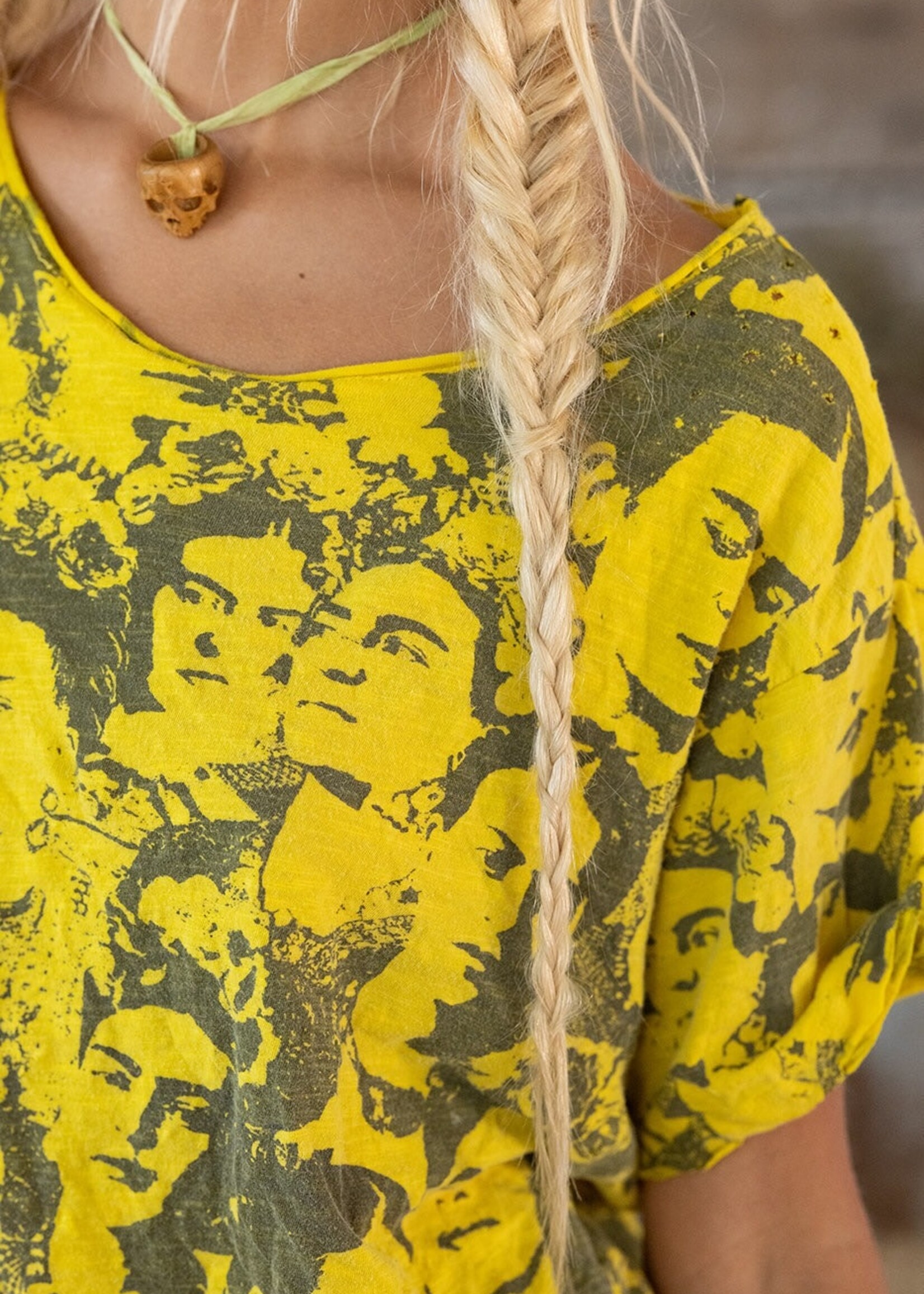 Magnolia Pearl Mural Frida Tee Top 2068 Electric Sunflower One Size