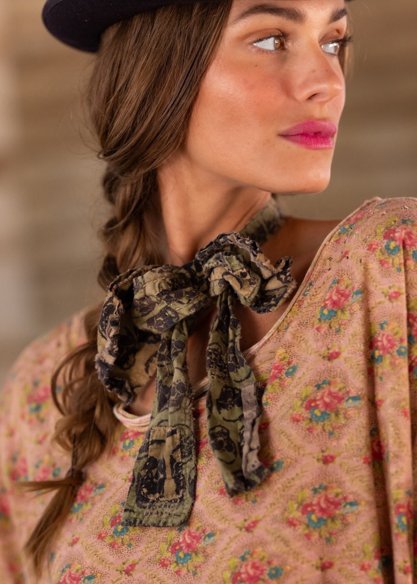 Magnolia Pearl Skulls Tasmin Bowtie Acid Rain Jabot 150 OS