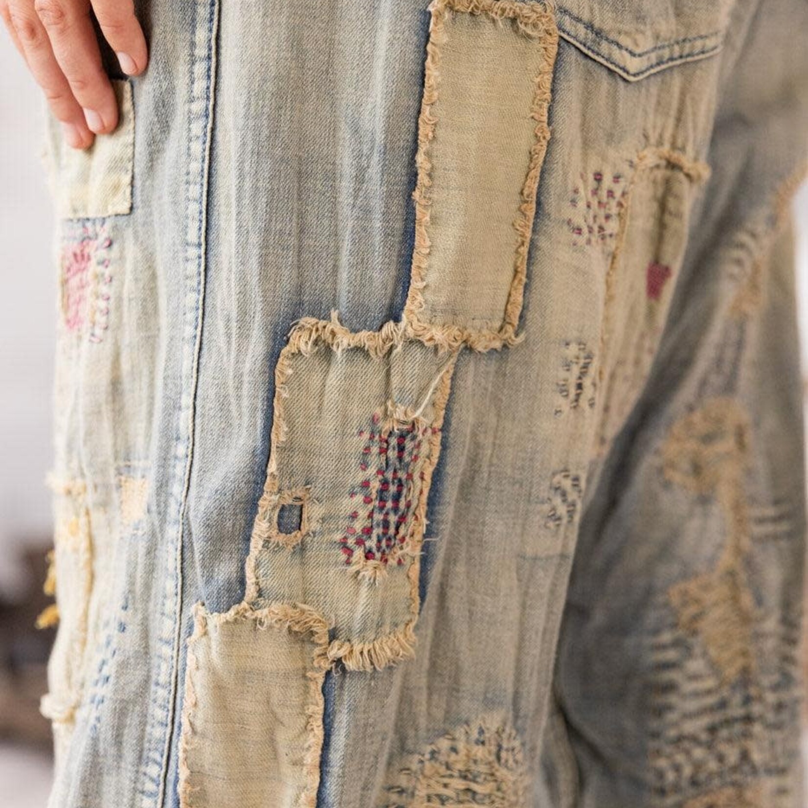 Magnolia Pearl Clothing Eva Denims Pants 769 Washed Indigo Magnolia Pearl Clothing Eva Denims Pants 769 Washed Indigo